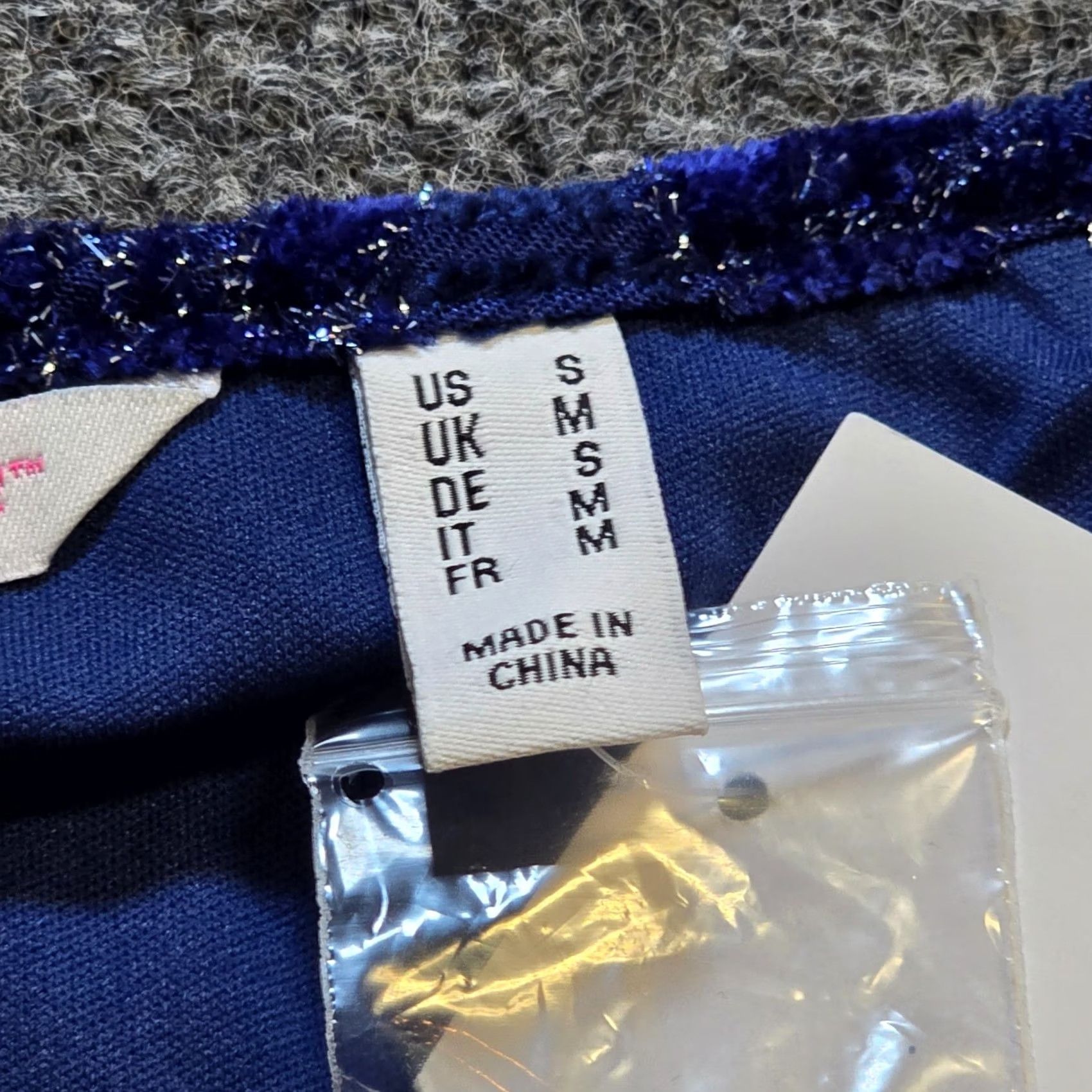 Isaac Mizrahi Isaac Mizrahi Top Womens Size S Blue Floral Shimmer Velour Holiday Classic Size S / US 4 / IT 40 - 3 Thumbnail