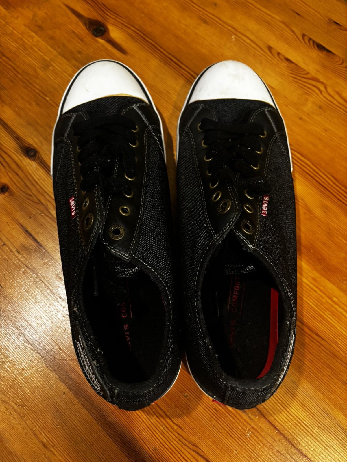Levi's Men’s canvas sneakers Size US 11 / EU 44 - 7 Thumbnail