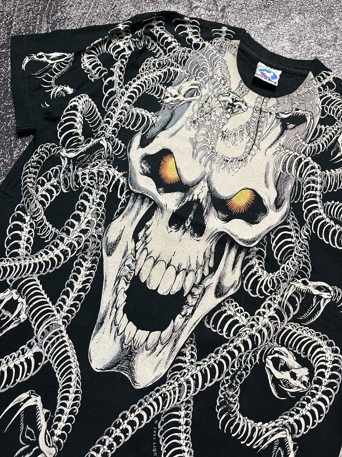 Liquid Blue Liquid Blue Medusa Vintage T-Shirts Size US L / EU 52-54 / 3 - 2 Thumbnail