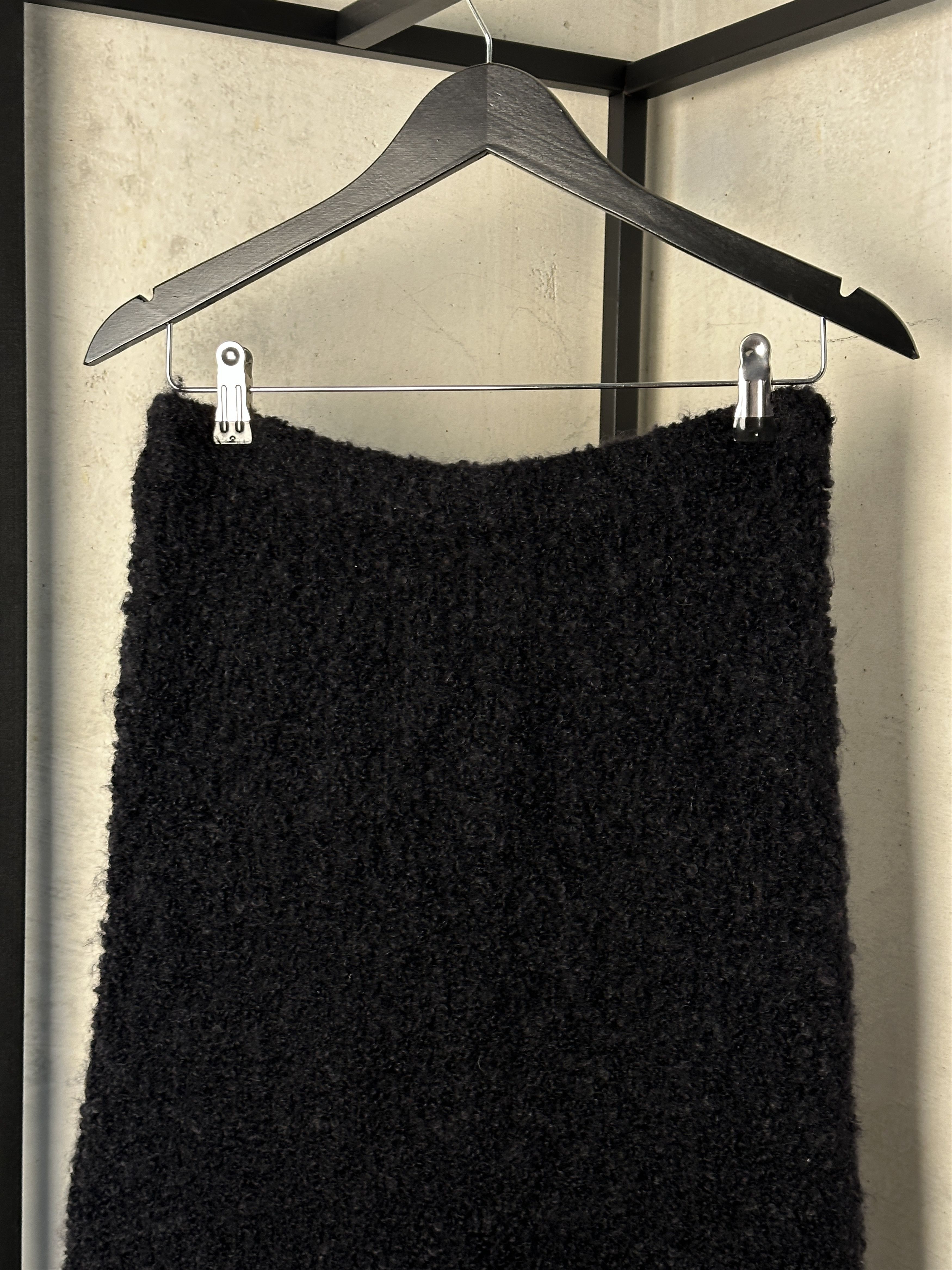 Toteme Toteme Black Boucle Nevis Midi Skirt Size 26" / US 2 / IT 38 - 4 Thumbnail