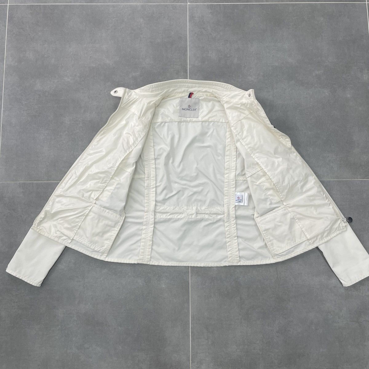 Moncler Authentic Moncler Women Jacket Size 3 (M) Size M / US 6-8 / IT 42-44 - 13 Thumbnail
