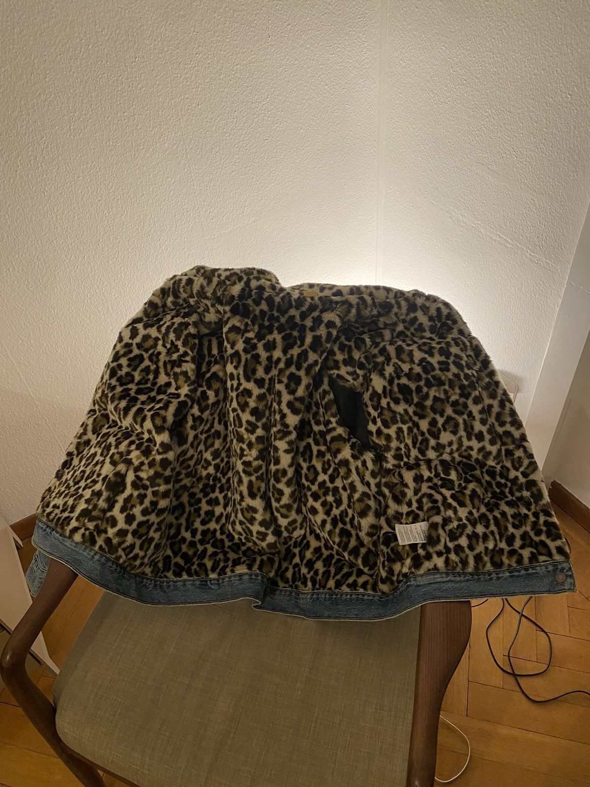 Levi's Levi‘s Leopard Faux Fur Lined Denim Trucker Jacket Size XL / US 12-14 / IT 48-50 - 4 Thumbnail