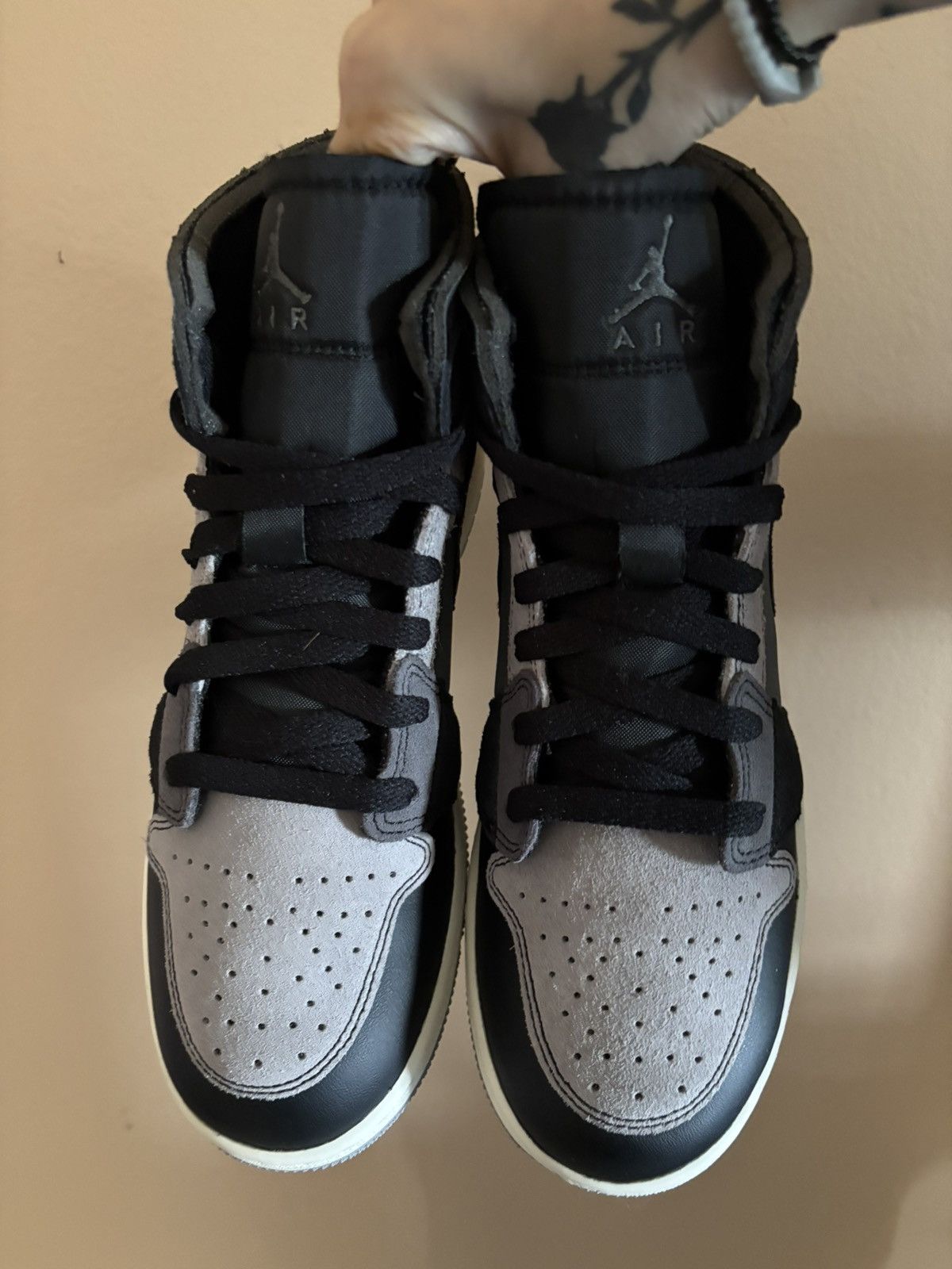 Jordan Brand Air Jordan 1 Mid SE Craft GS 'Inside Out - Black' Size US 6.5 / EU 39-40 - 3 Thumbnail