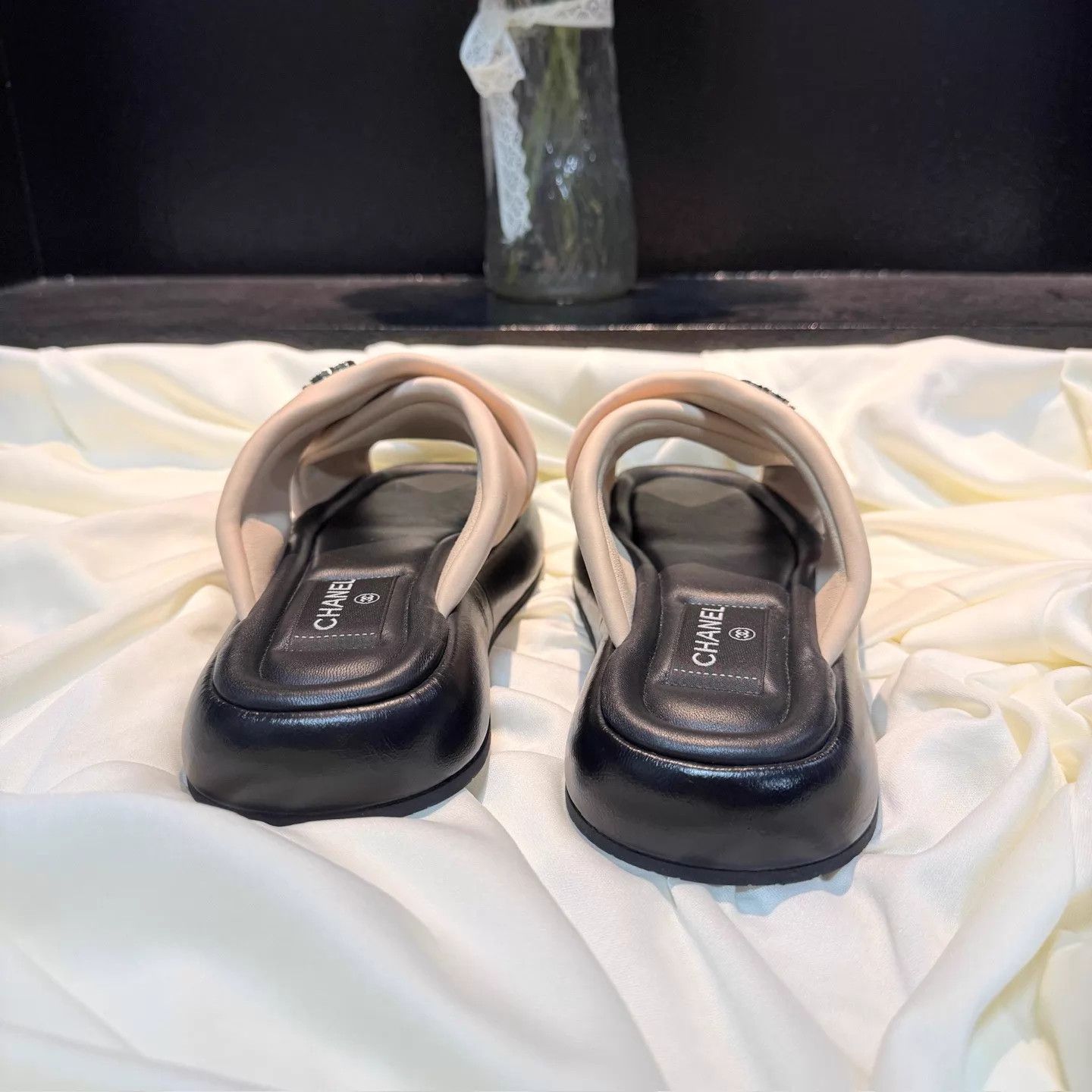 Chanel CHANEL Black & Pink Double C Mule EUR35 99new Size US 4.5 / IT 34.5 - 3 Thumbnail