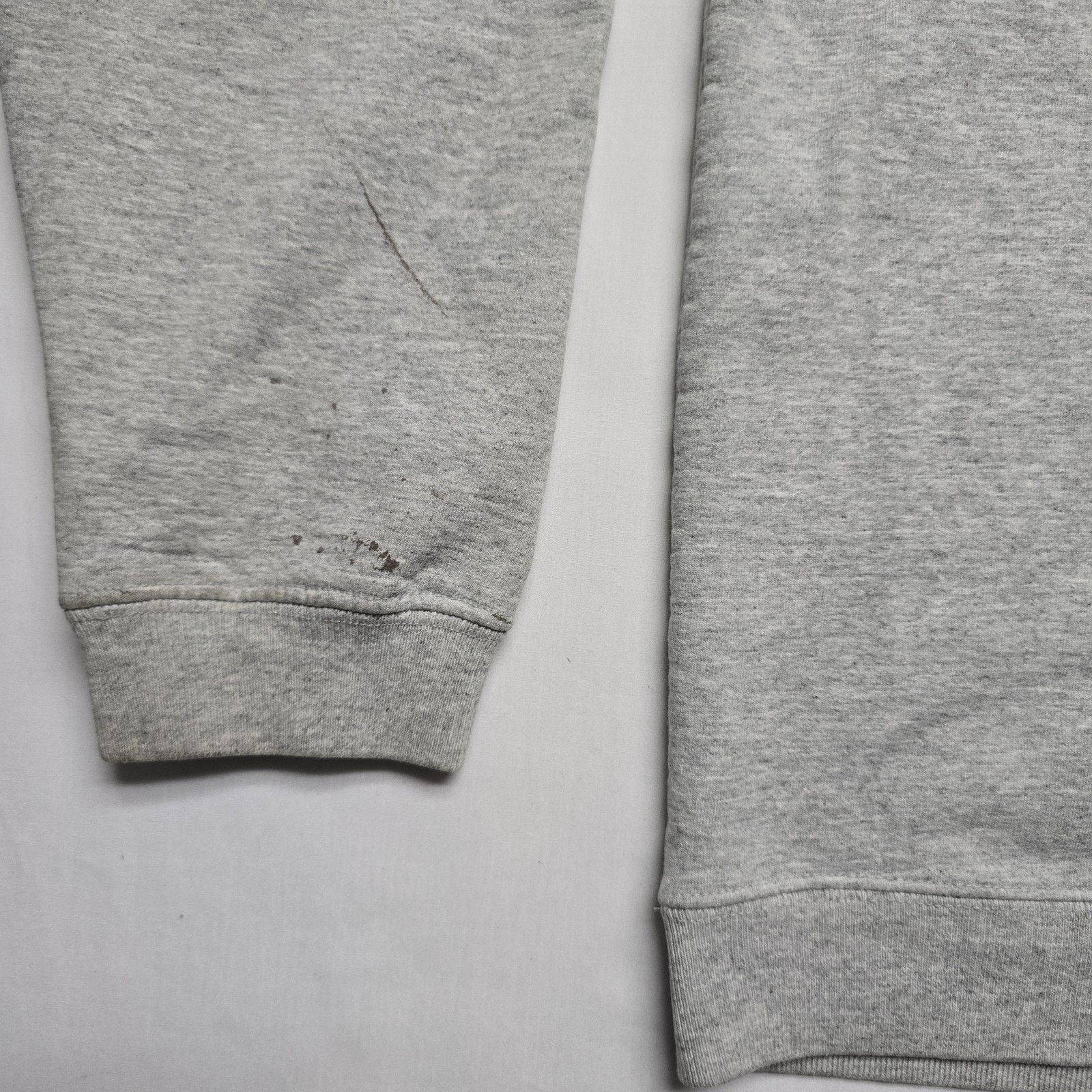 Old Navy Old Navy Sweatshirt L Gray Crewneck Logo Pullover Distressed Size US L / EU 52-54 / 3 - 6 Thumbnail
