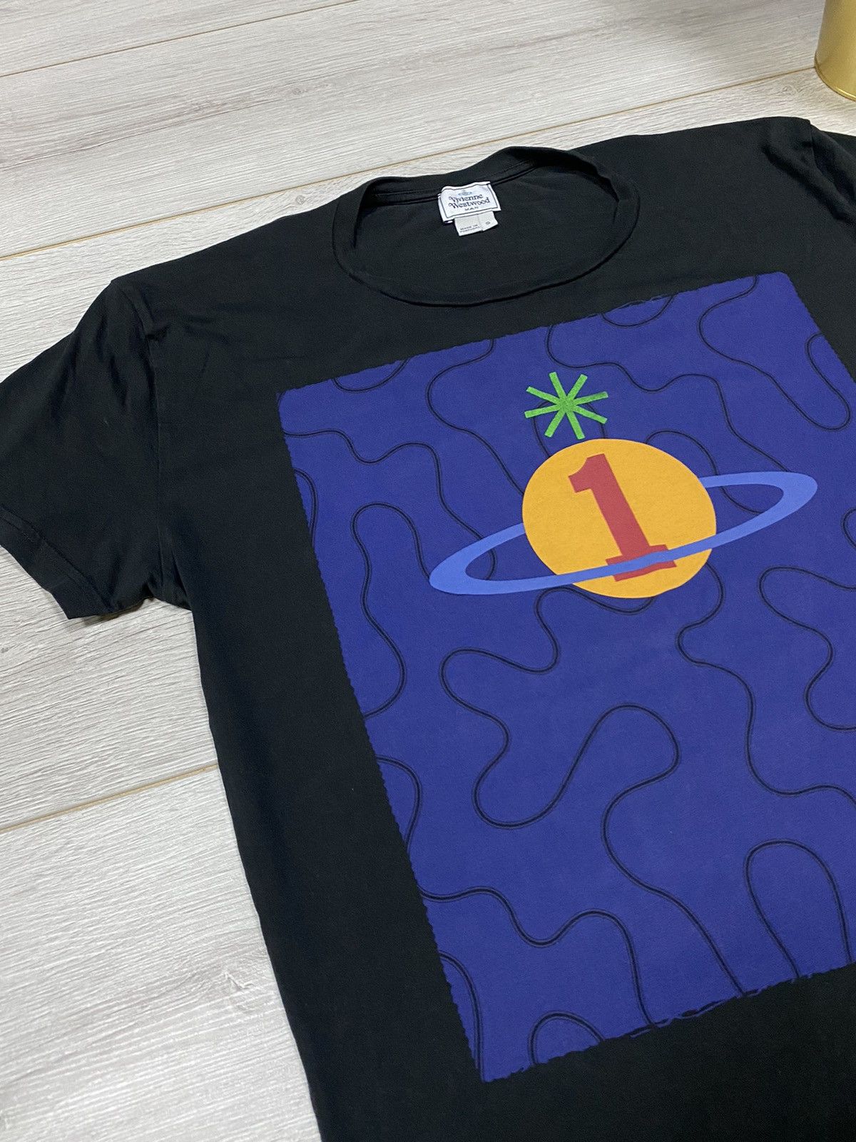 Vivienne Westwood Vivienne Westwood climate revolution vintage t-shirt orb Size US S / EU 44-46 / 1 - 6 Thumbnail