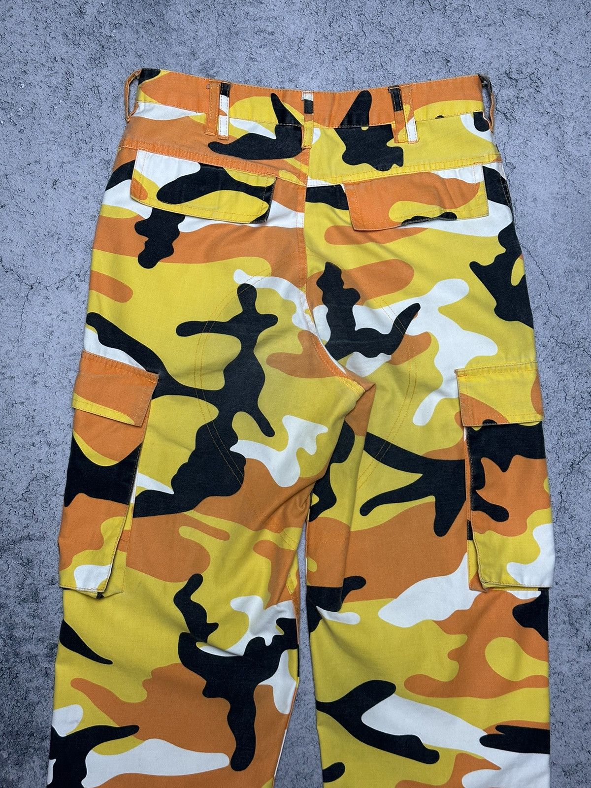Karl Kani × Vintage Karl Kani Camo Cargo Pants Size US 27 - 15 Thumbnail