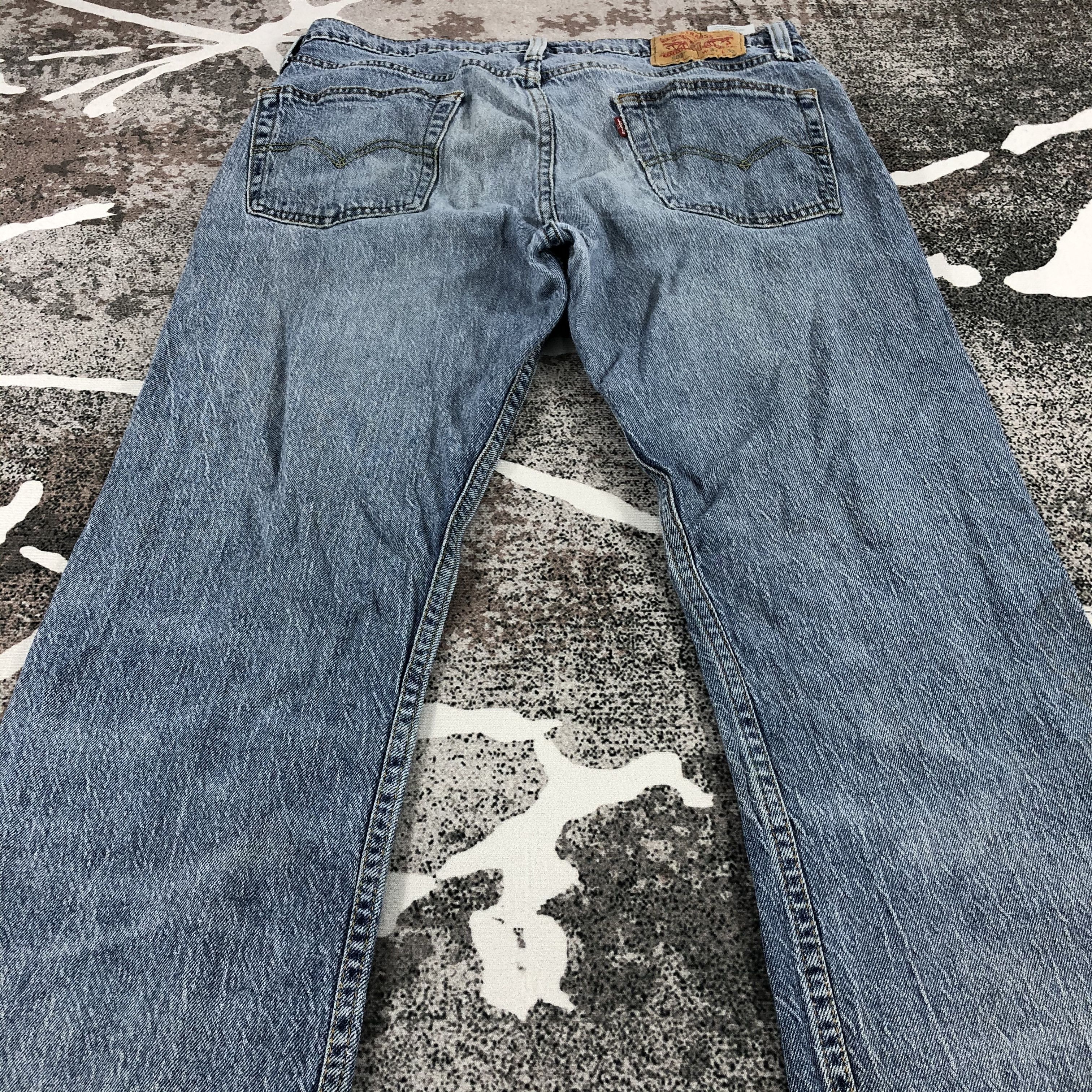 Levi's Vintage Levis 502 Jeans Medium Wash Denim KJ588 Size US 32 / EU 48 - 4 Thumbnail