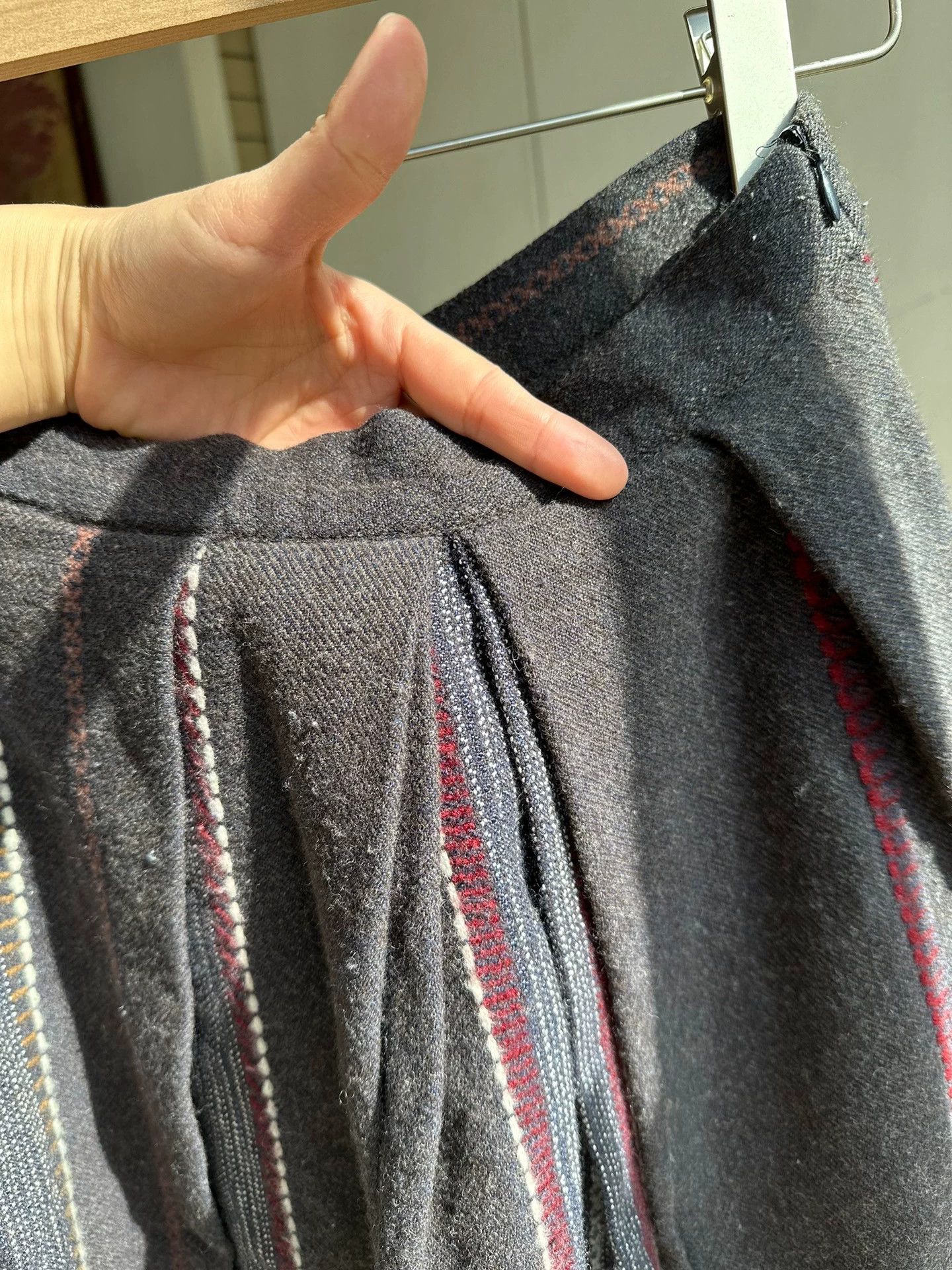 Dries Van Noten DVN Pleated Wool Skirt 38 (Adjusted Waist 68cm) Used Size 26" / US 2 / IT 38 - 9 Thumbnail