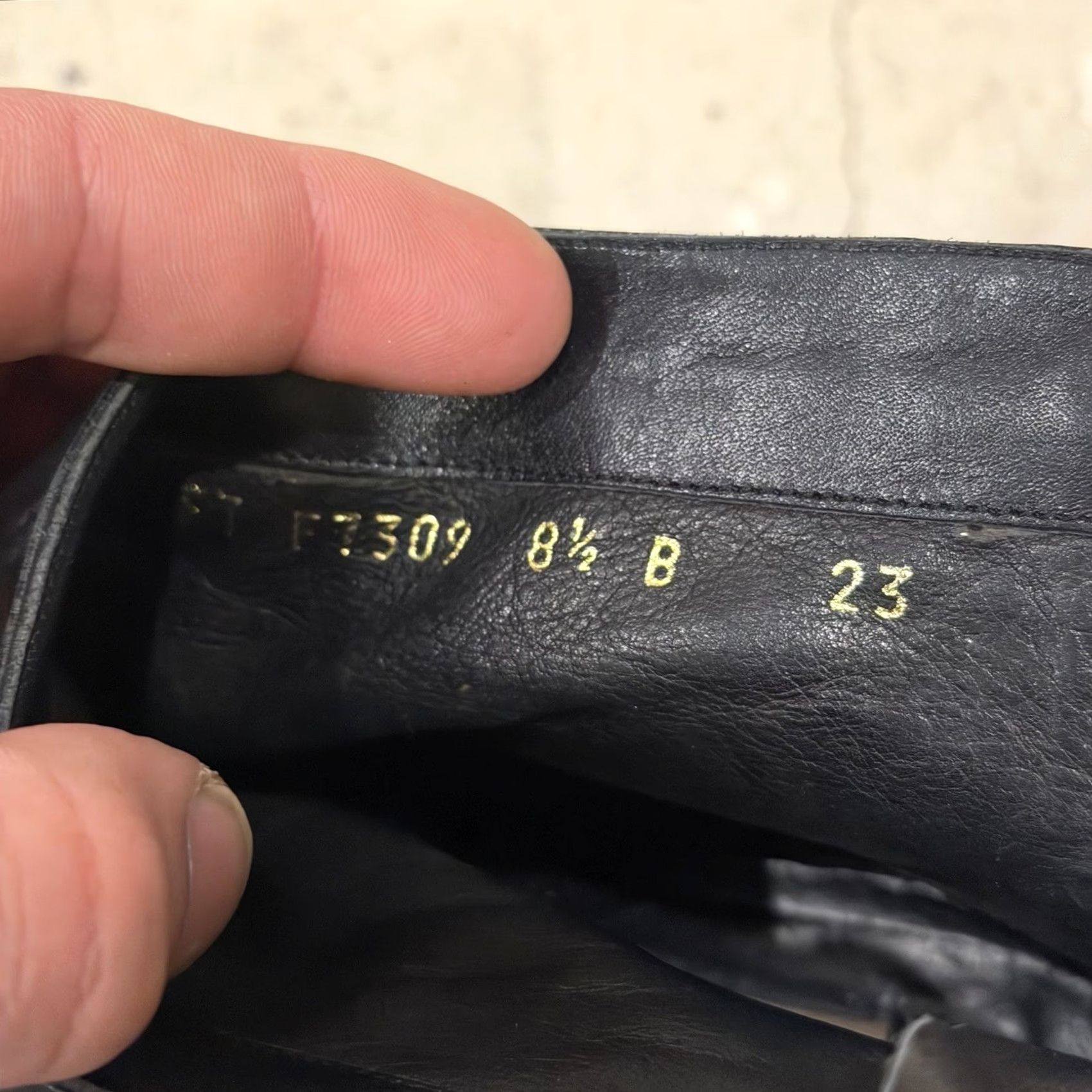 Cole Haan Cole Haan Ankle Boot Womens Black Leather Block Heel 1.5in 8.5 B A Italy Zipper Casual Vintage: No Size US 9 / IT 39 - 2 Thumbnail
