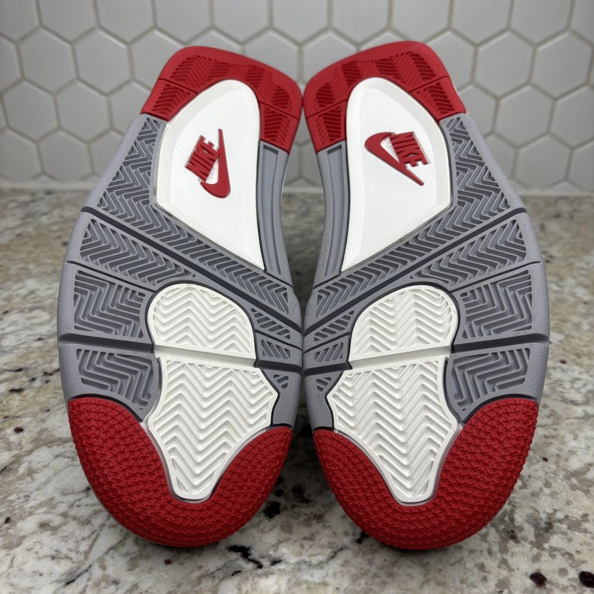 Jordan Brand Size 10.5 - Jordan 4 Retro OG Bred 2019 WORN 2-3x W/Box Size US 10.5 / EU 43-44 - 9 Thumbnail