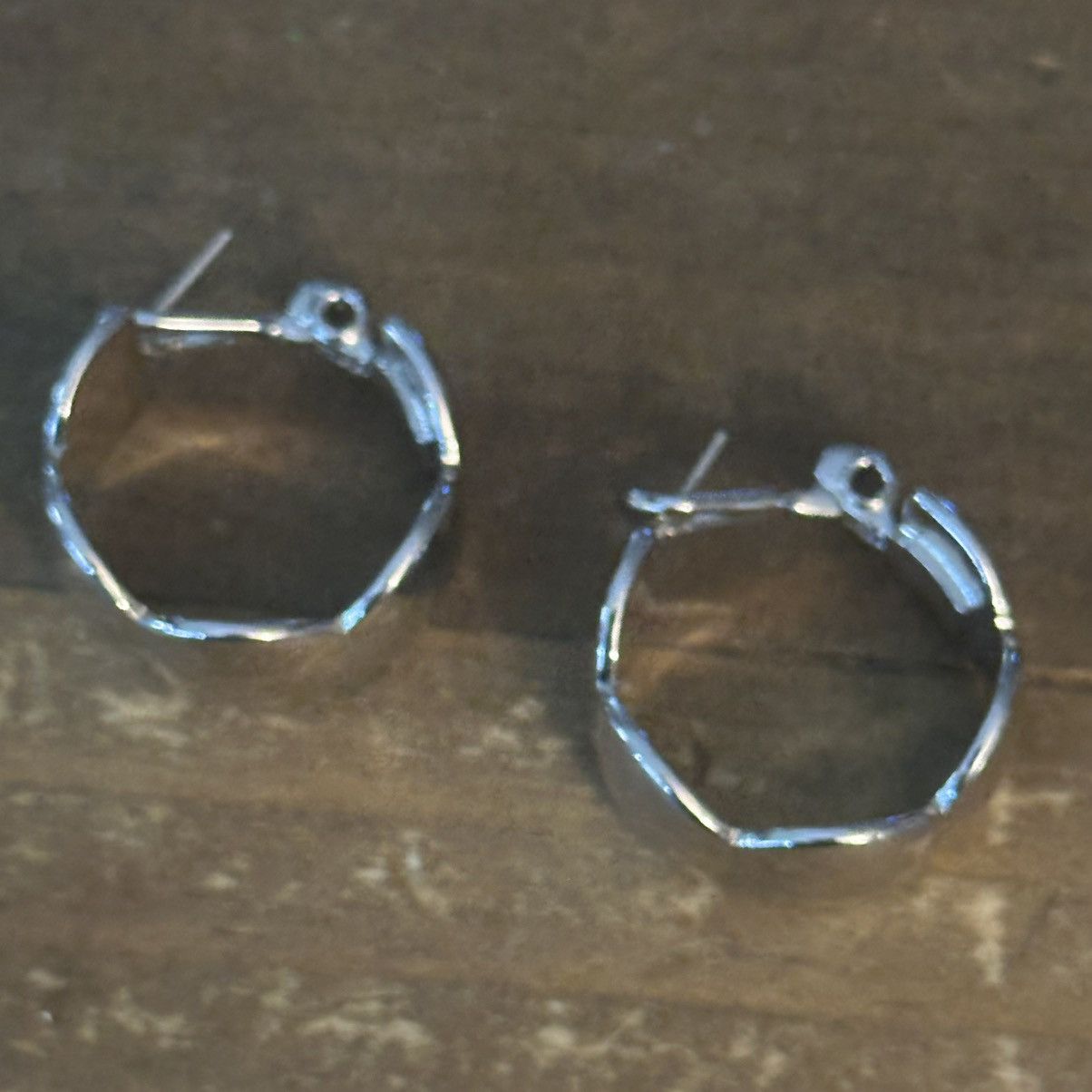 Monet Vintage Monet silver tone scalloped hoop earrings Size ONE SIZE - 5 Thumbnail