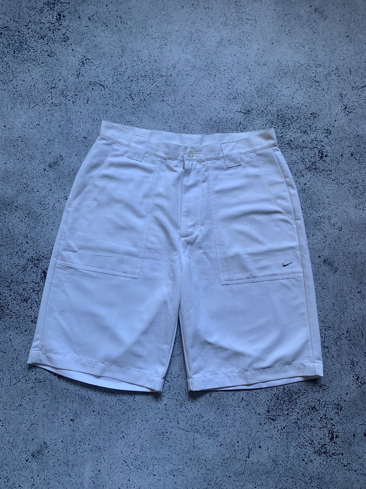 Vintage Vintage Nike Golf Baggy Fit Shorts Y2K Mini Swoosh USA Size US 32 / EU 48 - 1 Thumbnail