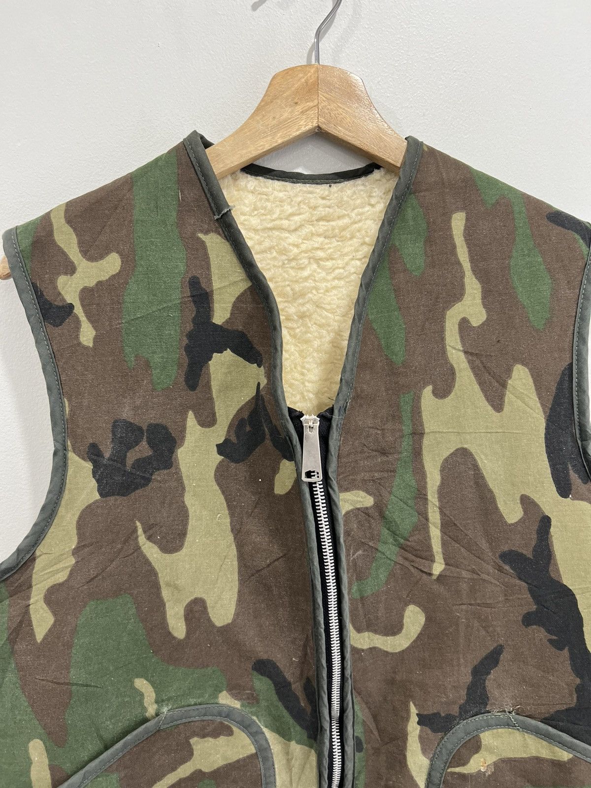 Vintage Vintage Camo Army Vest Sherpa Fleece Lined zip up Size US S / EU 44-46 / 1 - 4 Thumbnail