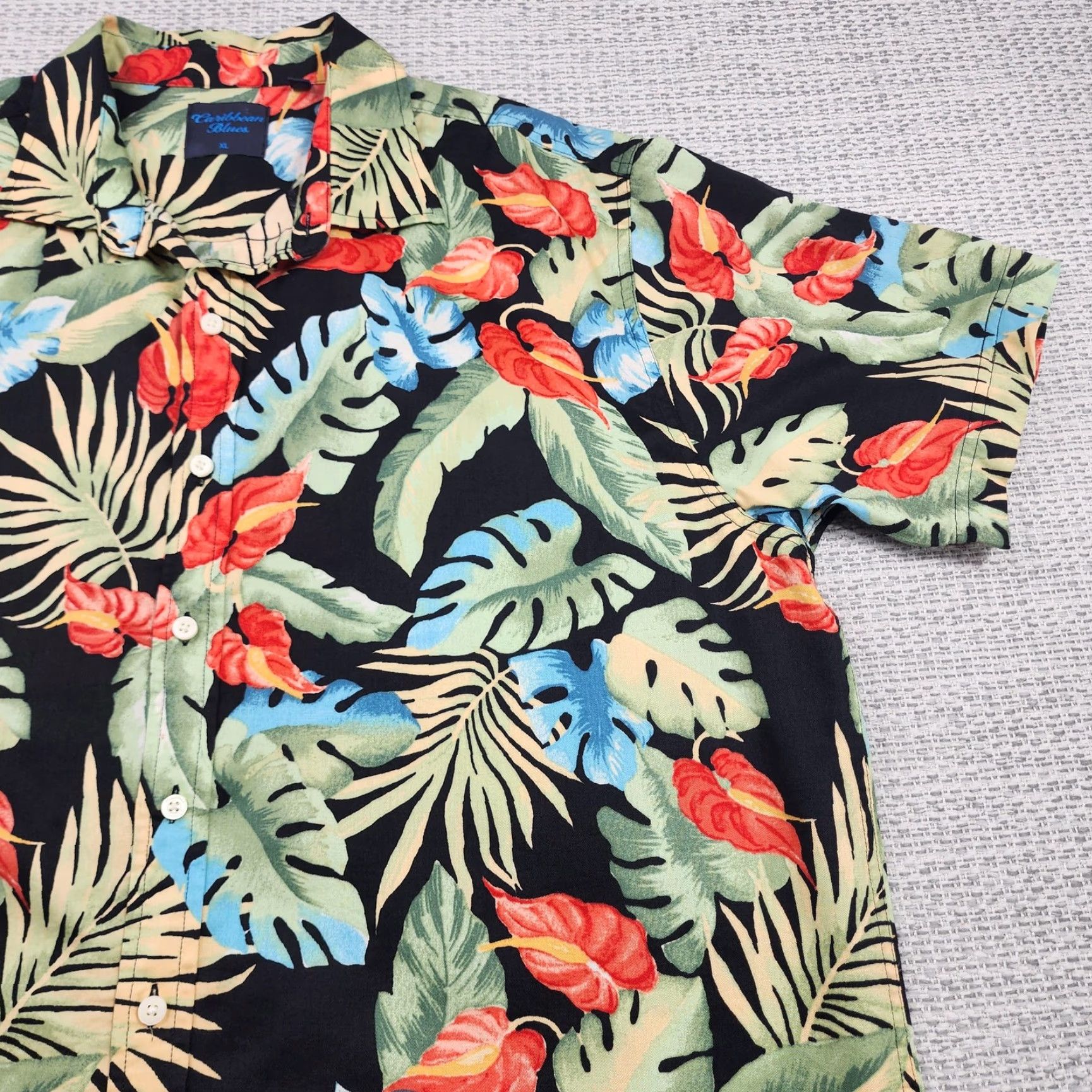 Vintage VINTAGE Caribbean Blues Shirt Mens XL Black Hawaiian Aloha Button Up Tropical Floral Shirt Size US XL / EU 56 / 4 - 2 Thumbnail