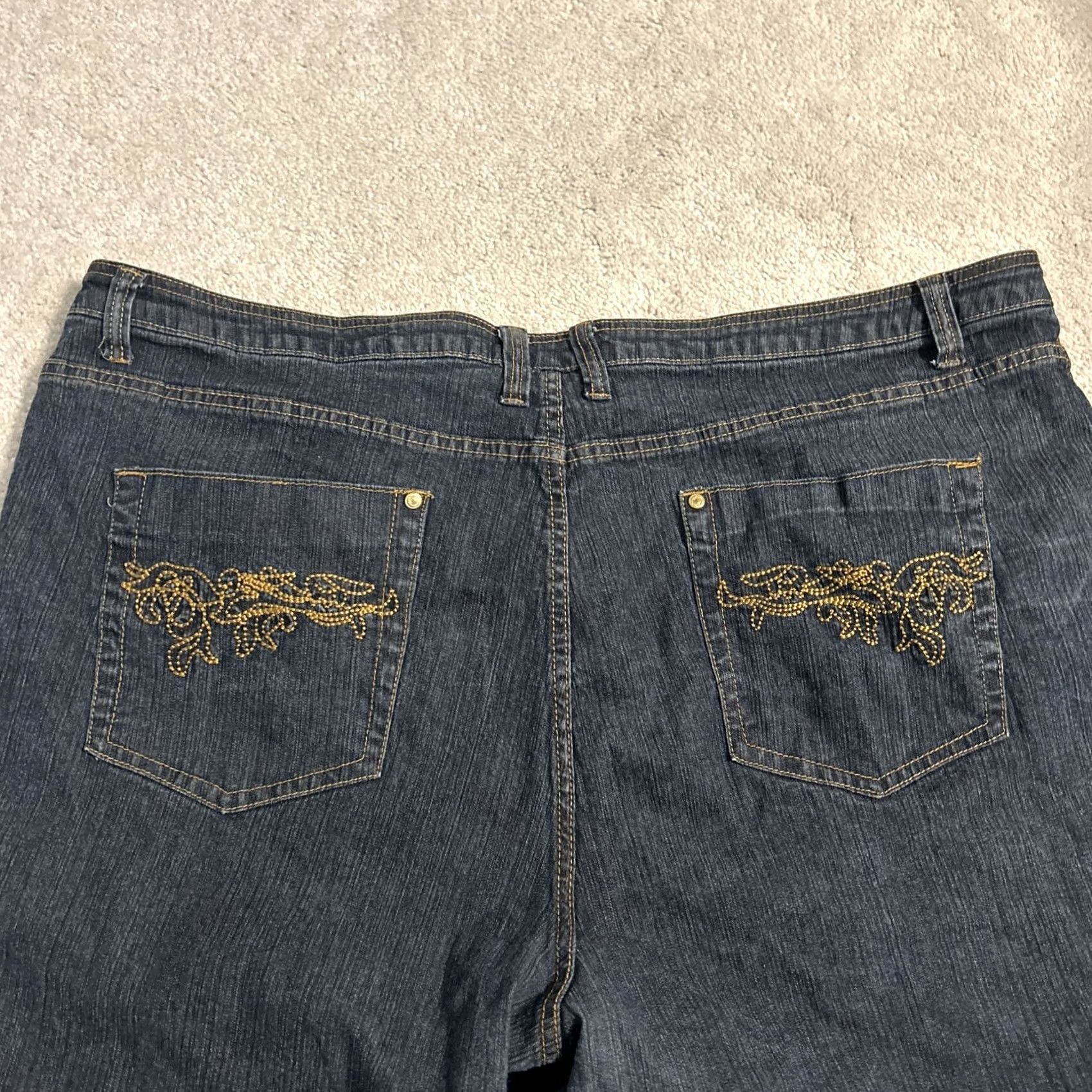 JNCO VINTAGE JNCO Bermuda Shorts Jeans 24 Women Embroidered Jamie Nicole Y2K Art Blue 90s Style Size 42" / US 20 - 8 Thumbnail