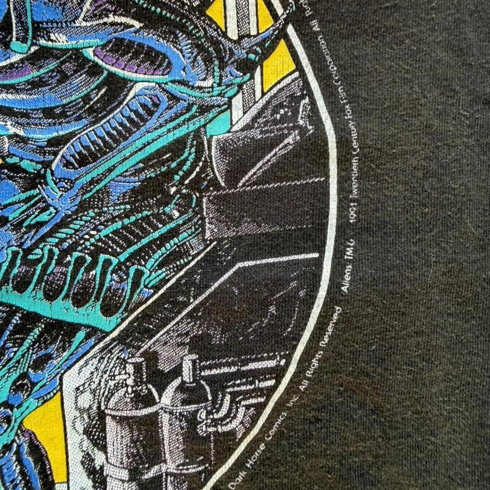 Other 1989 Aliens DHC Tee - black and Xenomorph #aliens Size US L / EU 52-54 / 3 - 3 Thumbnail