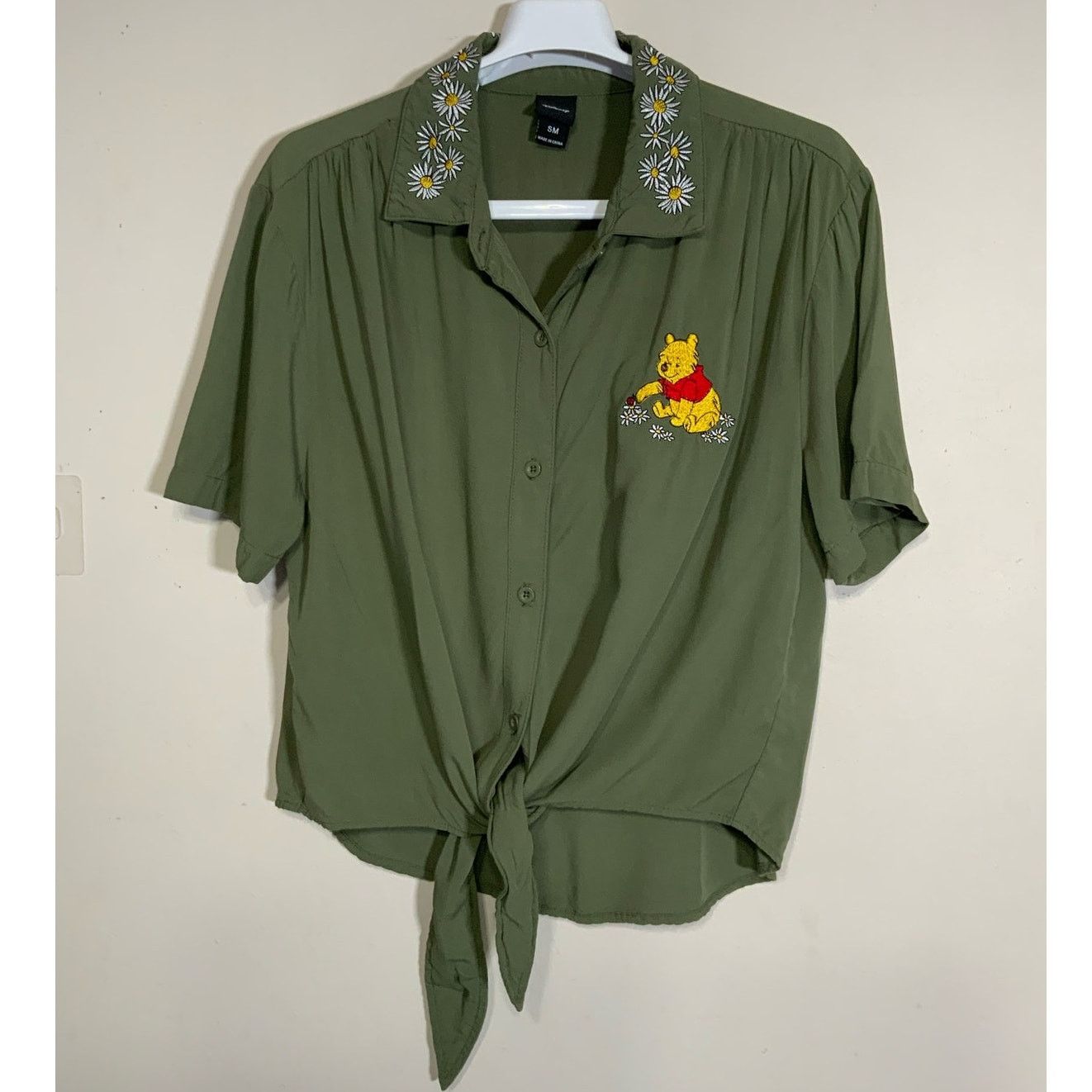 Disney Disney Winnie the Pooh Shirt Button Down Green Tie Women’s S Size S / US 4 / IT 40 - 1 Thumbnail
