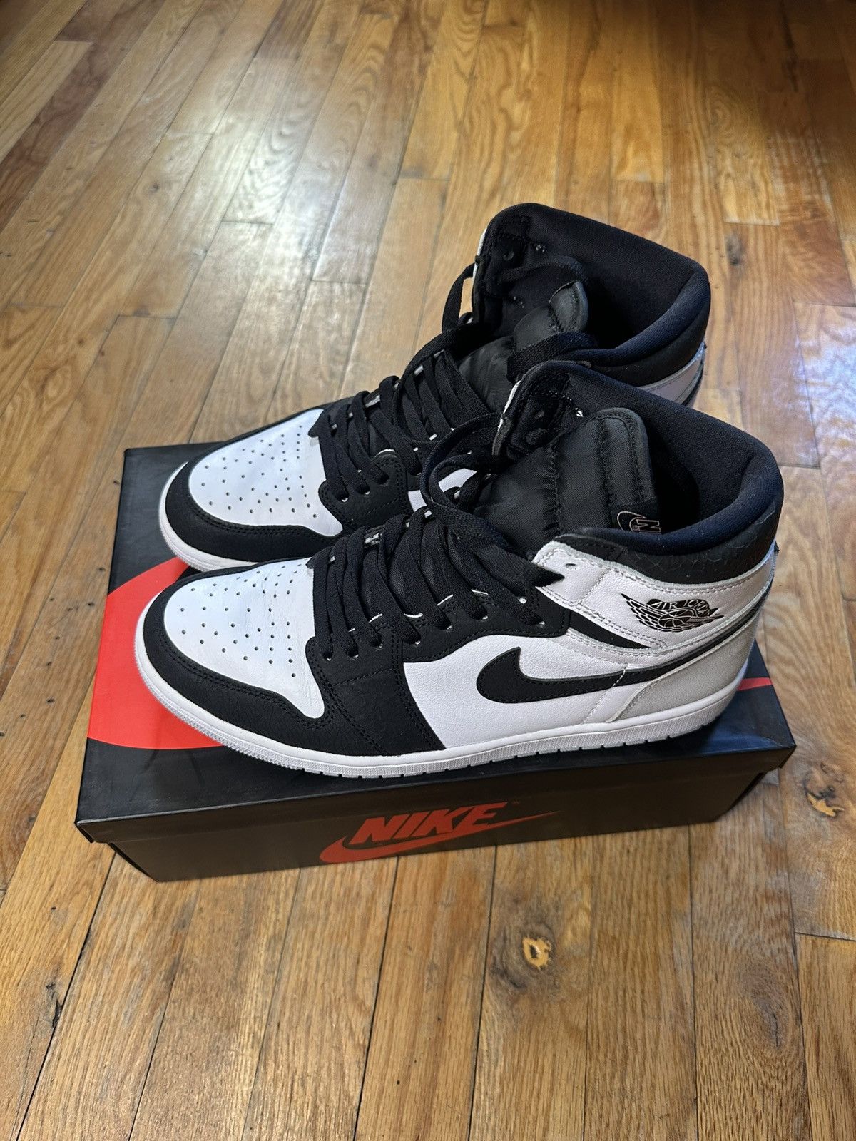 Jordan Brand Air Jordan 1 Retro High OG 'Stage Haze Size US 11 / EU 44 - 1 Thumbnail