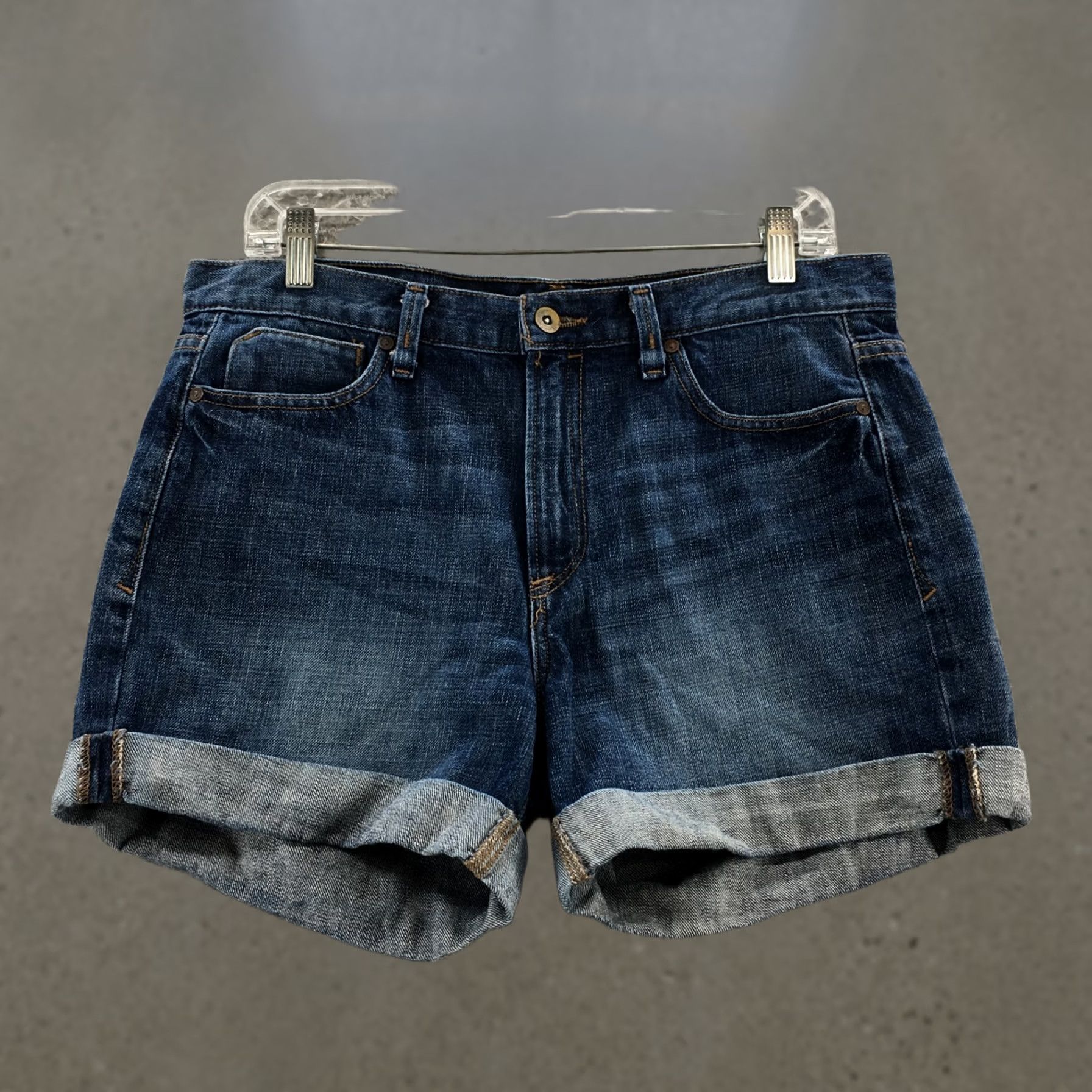 Calvin Klein Calvin Klein Cut-Off Shorts Womens 30/10 Blue Denim Mid Rise Zip Shorts Regular 34x4.5 5-Pocket Denim Vintage: No Mens Womens Girls? Size 30" / US 8 / IT 44 - 1 Thumbnail