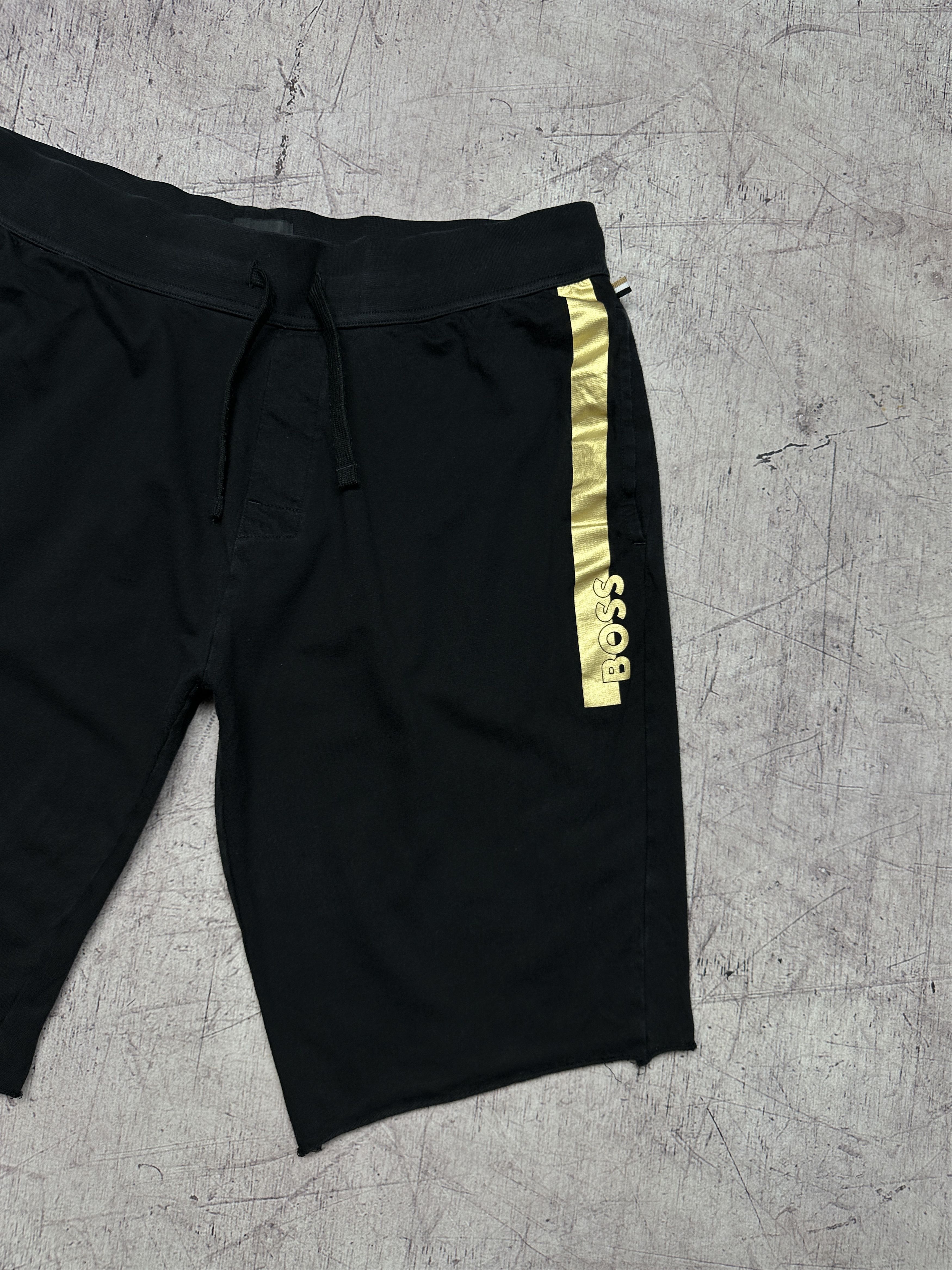 Hugo Boss Hugo Boss Mens Sweatshorts Shorts Size US 34 / EU 50 - 2 Thumbnail