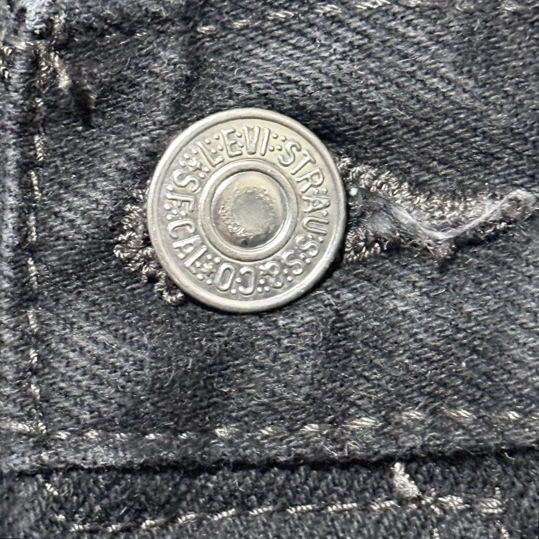 Levi's VINTAGE Levi's 501 Original Jeans Mens 36x30 Black Denim Straight Leg Button-Fly Flaws Size US 36 / EU 52 - 6 Thumbnail