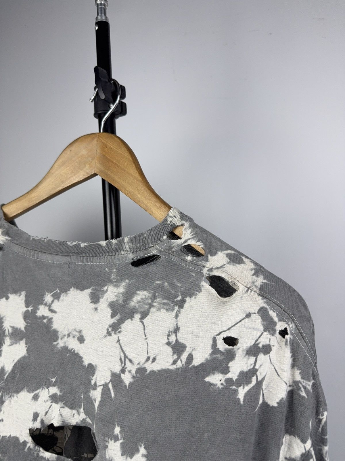 Japanese Brand Retro 90s Destroyed Bleached Tie Dye Distressed Grunge Tee Size US L / EU 52-54 / 3 - 12 Thumbnail