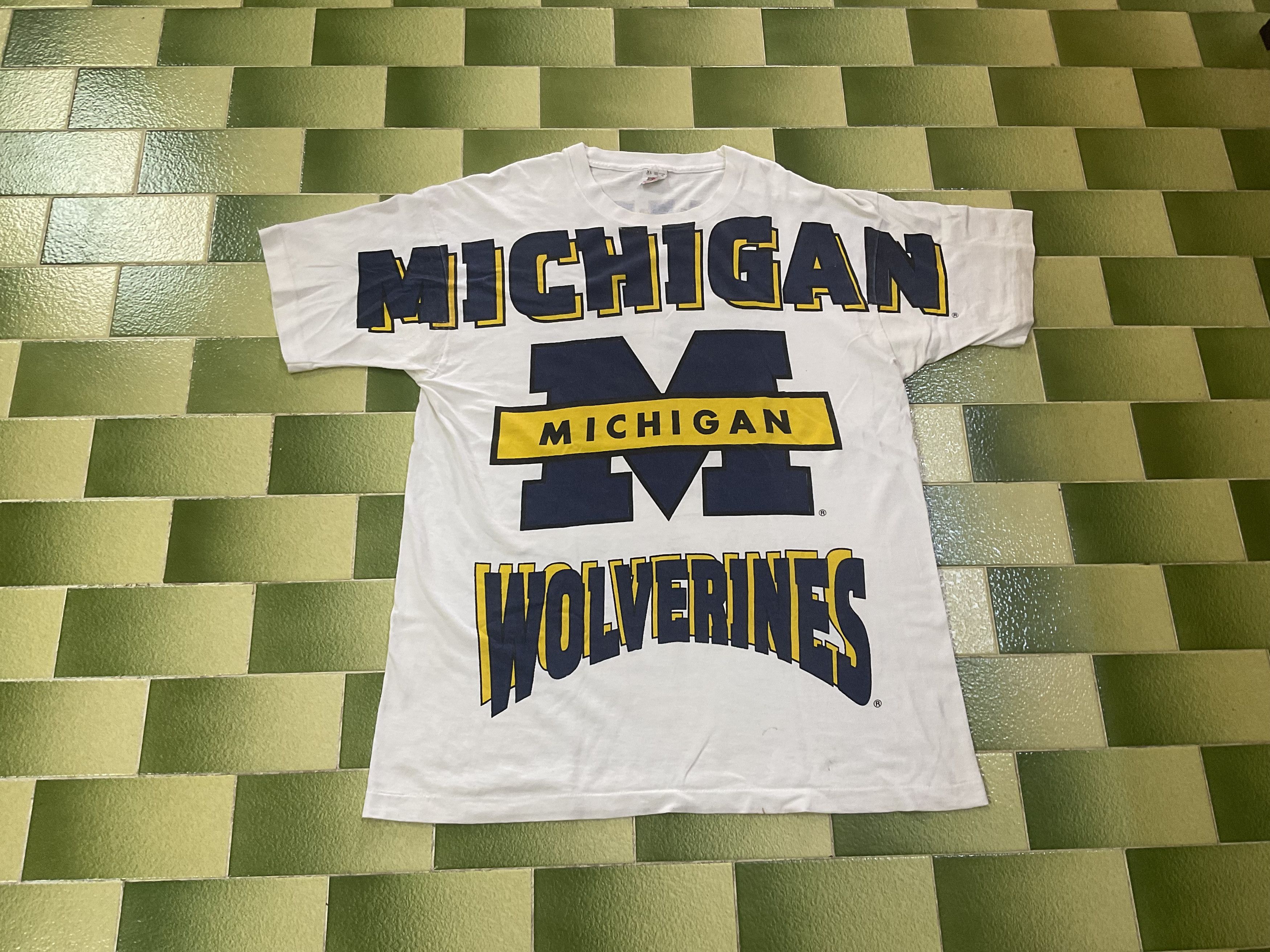 NCAA Vintage 90s Michigan Wolverines All Over Print T-Shirt Size US XL / EU 56 / 4 - 1 Thumbnail