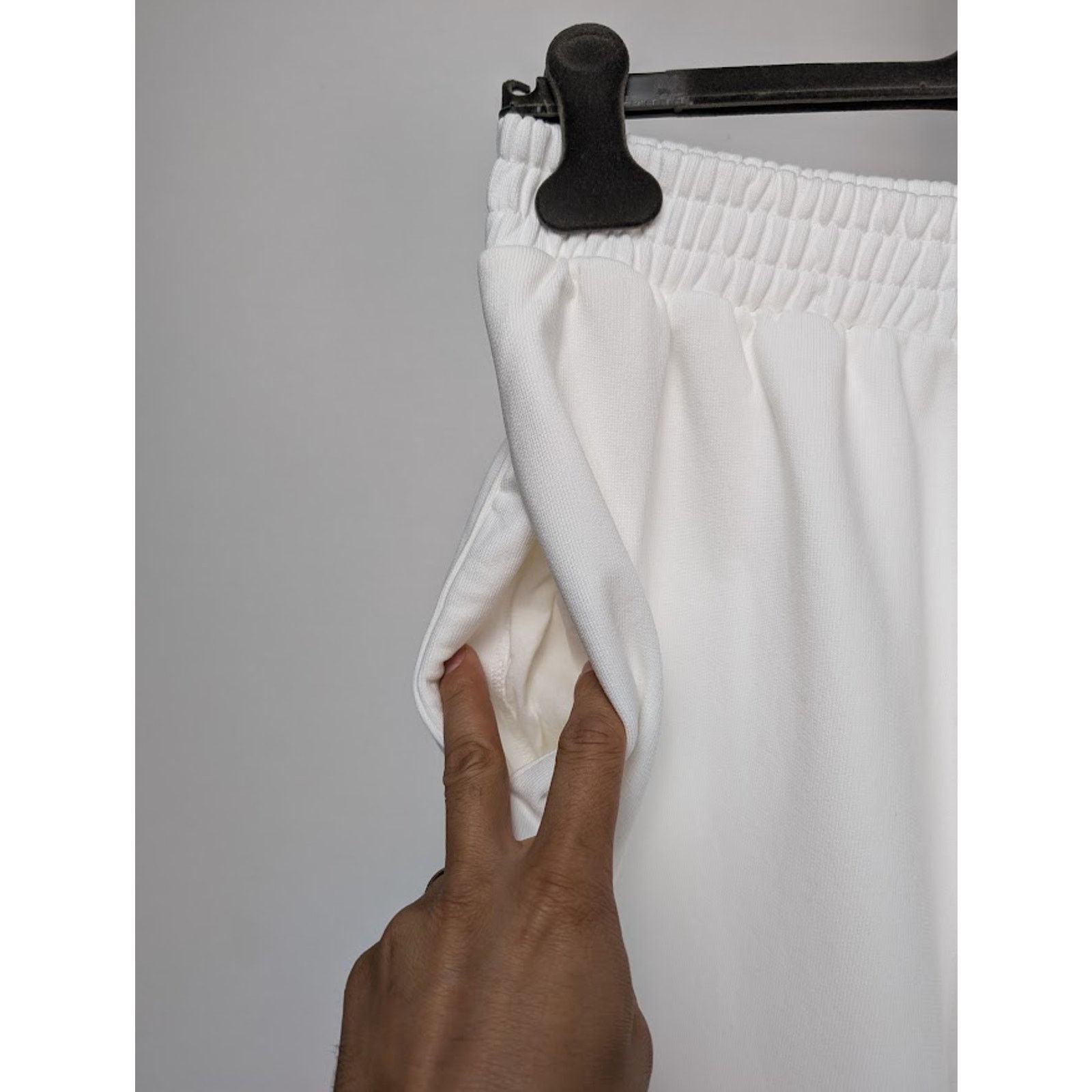 Maison Margiela o1rshd1 Women's /DUP/ MM6 Pants / Sweatpants Short in White Size 24" / US 00 / IT 34 - 7 Thumbnail