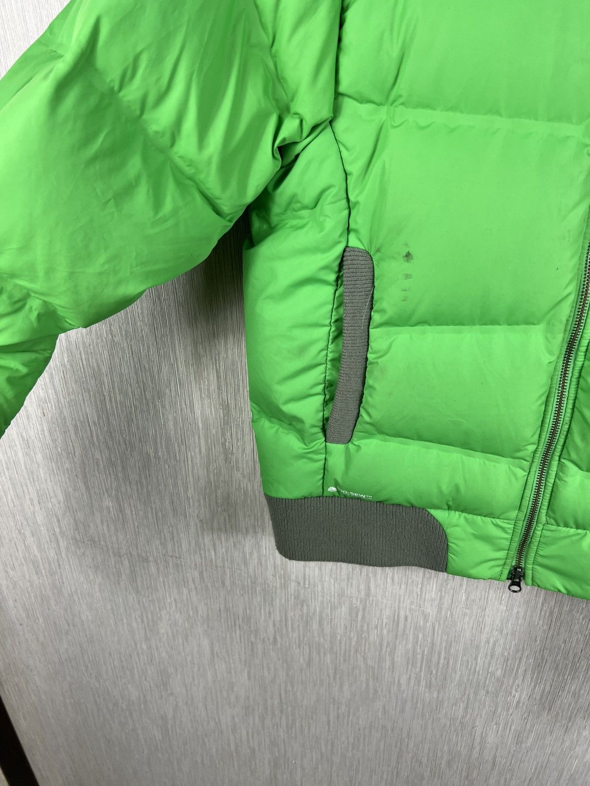 Nike ACG Vintage Nike ACG neon green y2k puffer goose down jacket Size US M / EU 48-50 / 2 - 10 Thumbnail