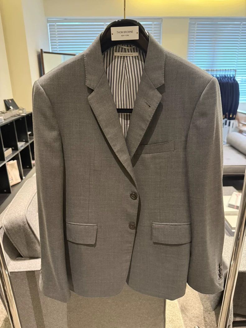 Thom Browne THOM BROWNE2Classic Medium Grey Solid Blazer 2502-Nextarrow Size 46S - 1 Thumbnail