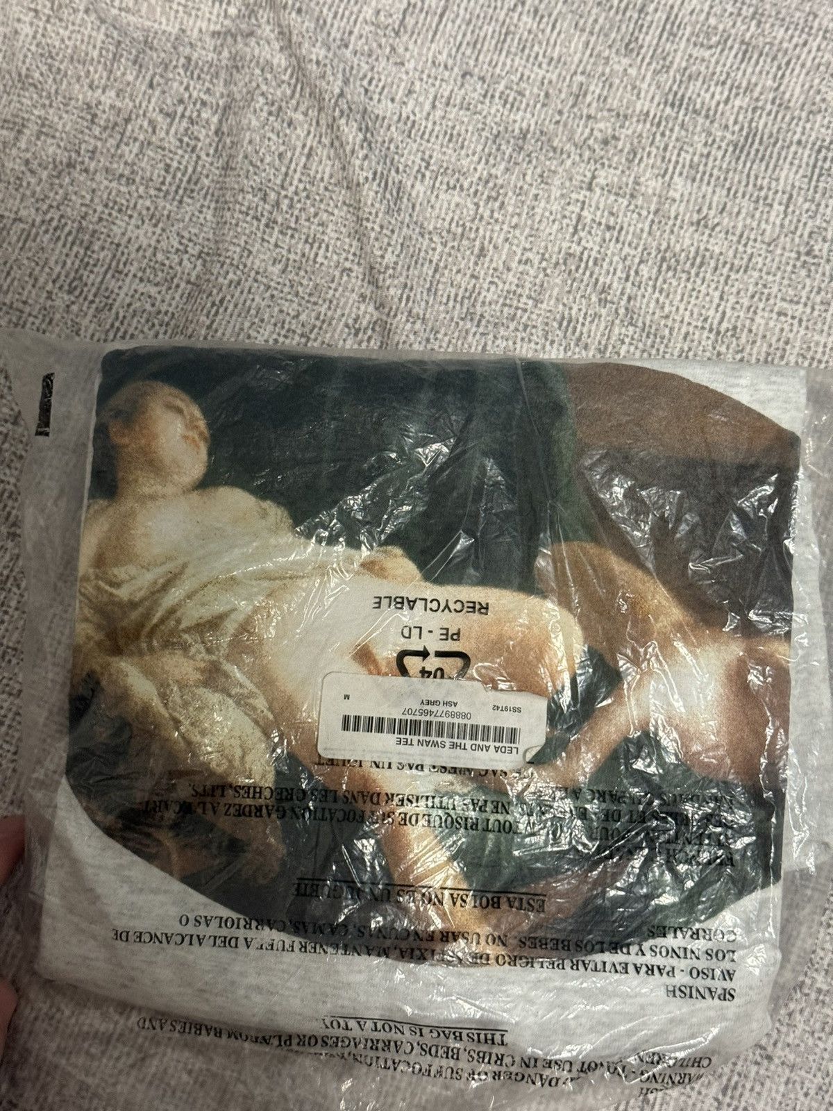Supreme Supreme leda and the swan tee new Size US M / EU 48-50 / 2 - 1 Thumbnail