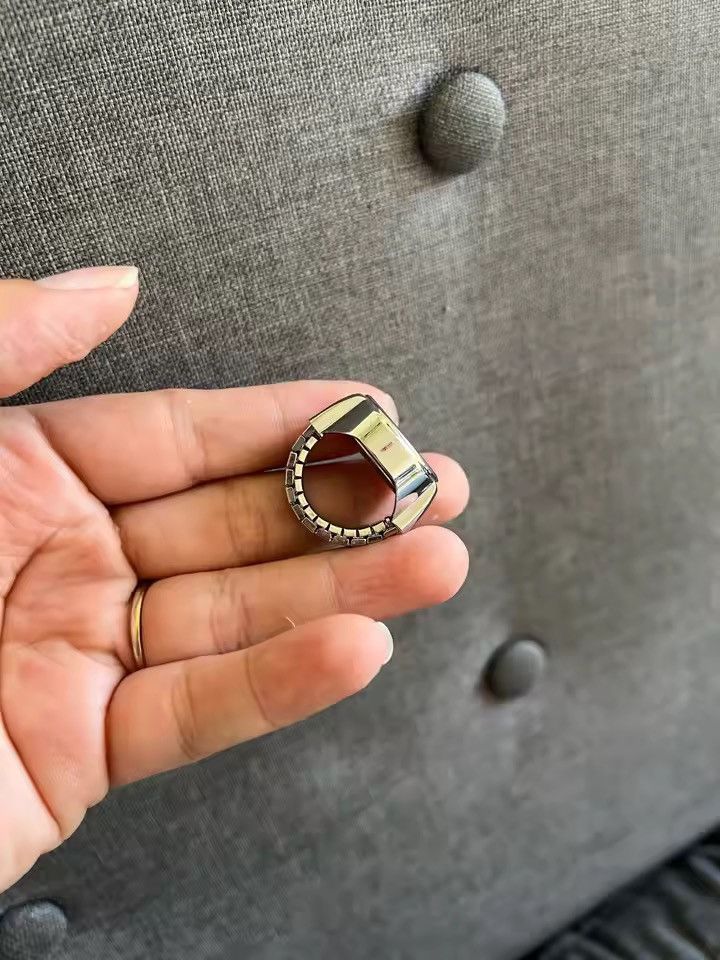 Jewelry Minimalist Quartz Watch Ring - Flexible Stretch Band Size ONE SIZE - 2 Thumbnail
