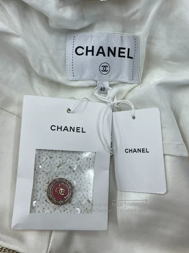 Chanel Chanel 22S white sequin beaded V-shaped backless heavy ind Size S / US 4 / IT 40 - 4 Thumbnail