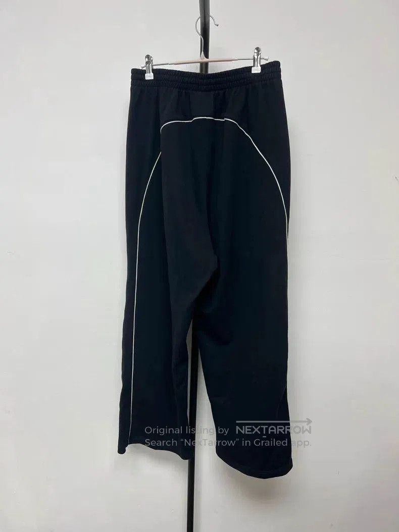 Balenciaga Balenciaga Manchester United Football Pants. Size US 26 / EU 42 - 2 Thumbnail
