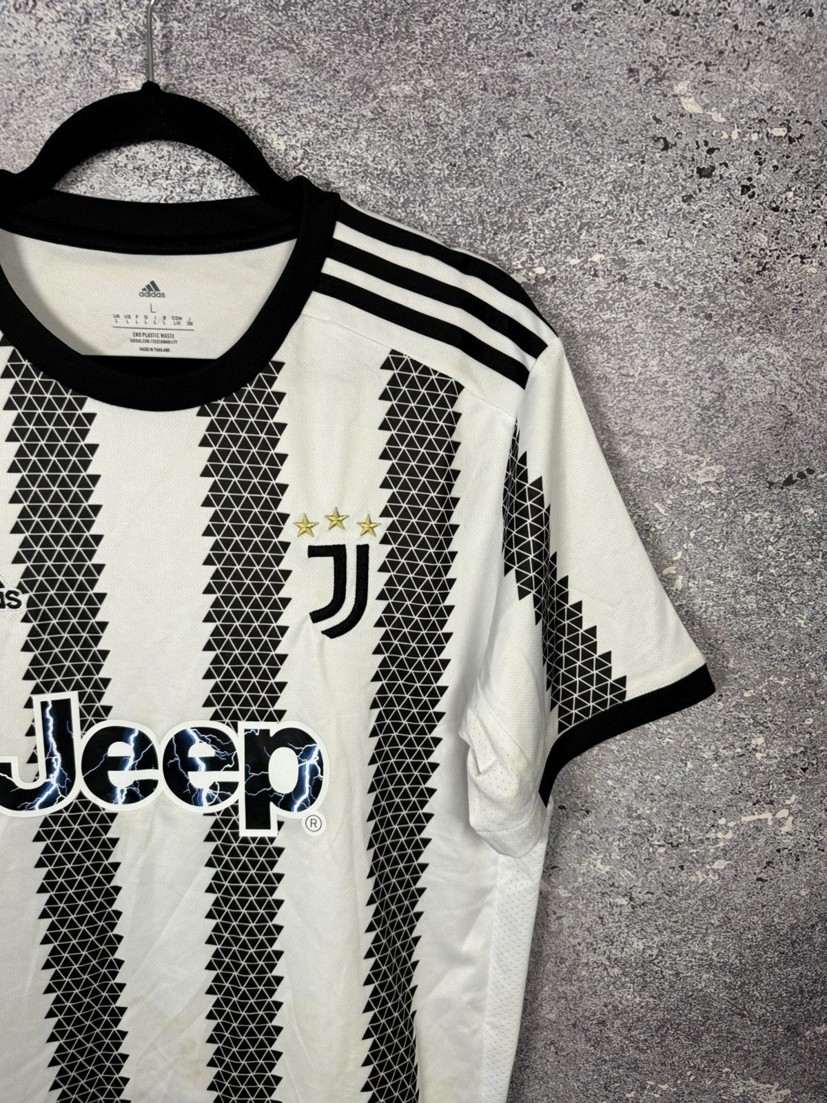 Vintage Vintage Juventus 2022/23 Home Soccer Jersey Size US L / EU 52-54 / 3 - 2 Thumbnail