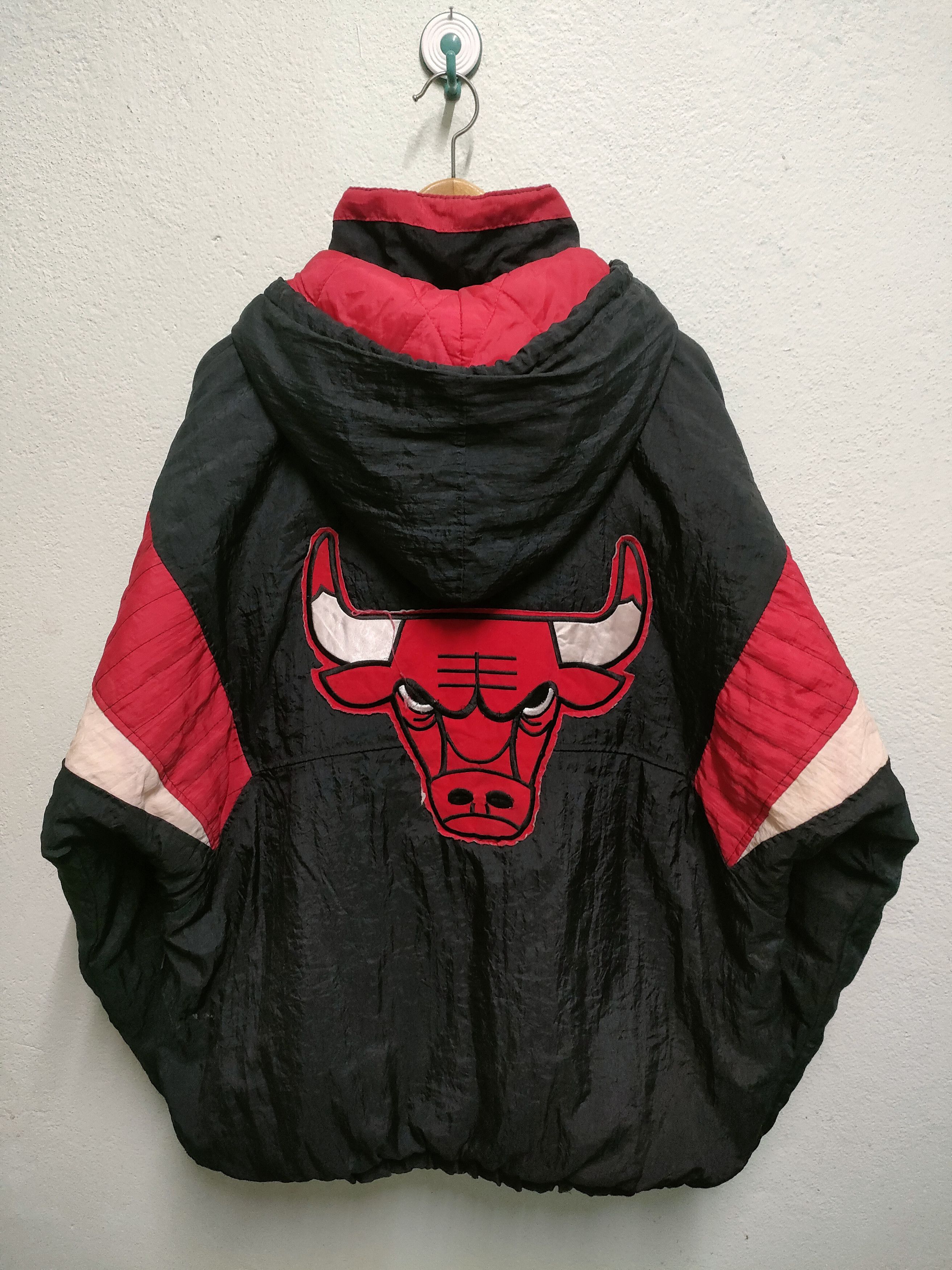 NBA × Vintage Vintage Chicago Bulls Big Logo Jacket Size US XL / EU 56 / 4 - 3 Thumbnail