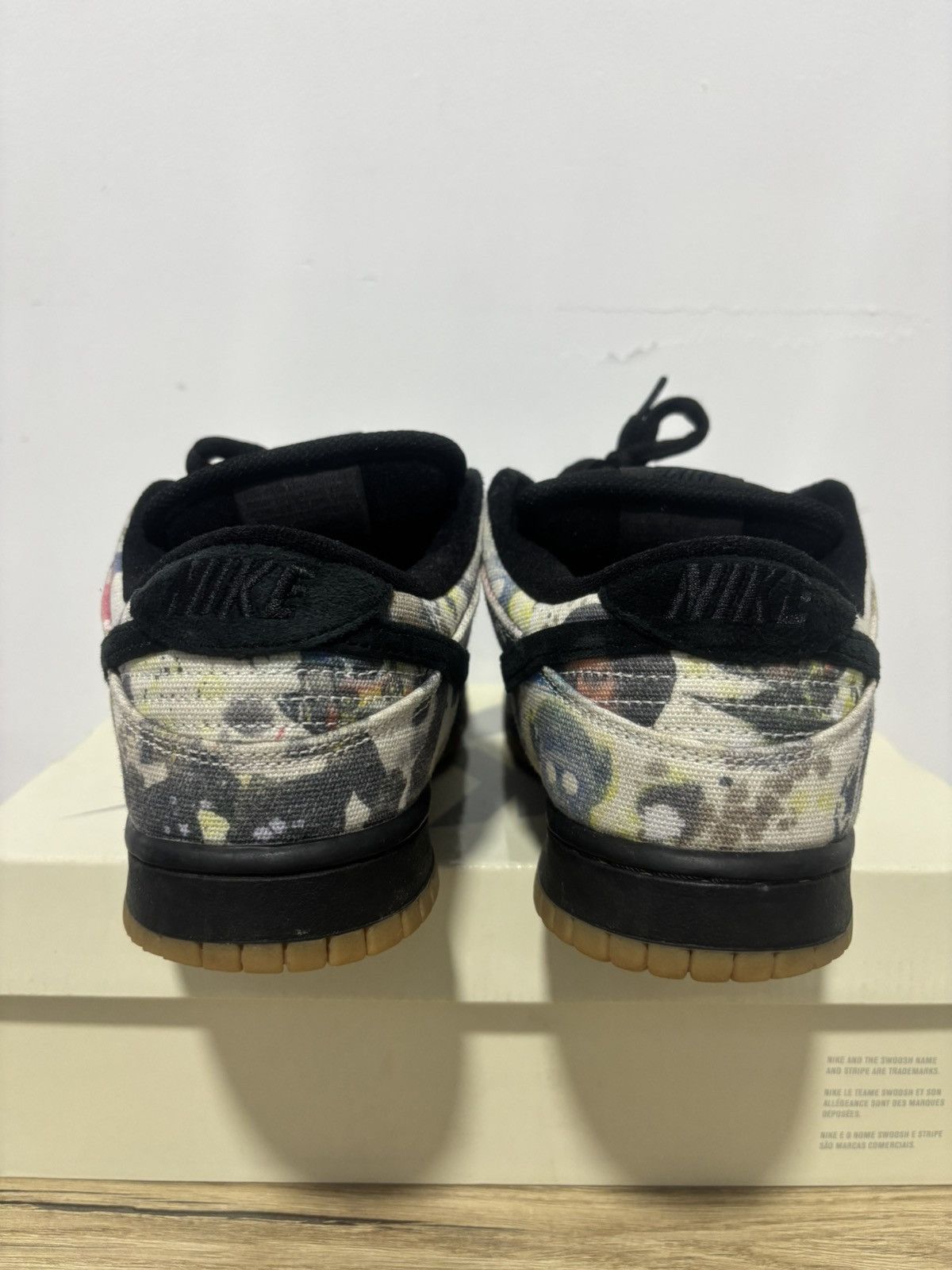 Nike SB Dunk sb supreme remelzze 8.5 Size US 8.5 / EU 41-42 - 4 Thumbnail