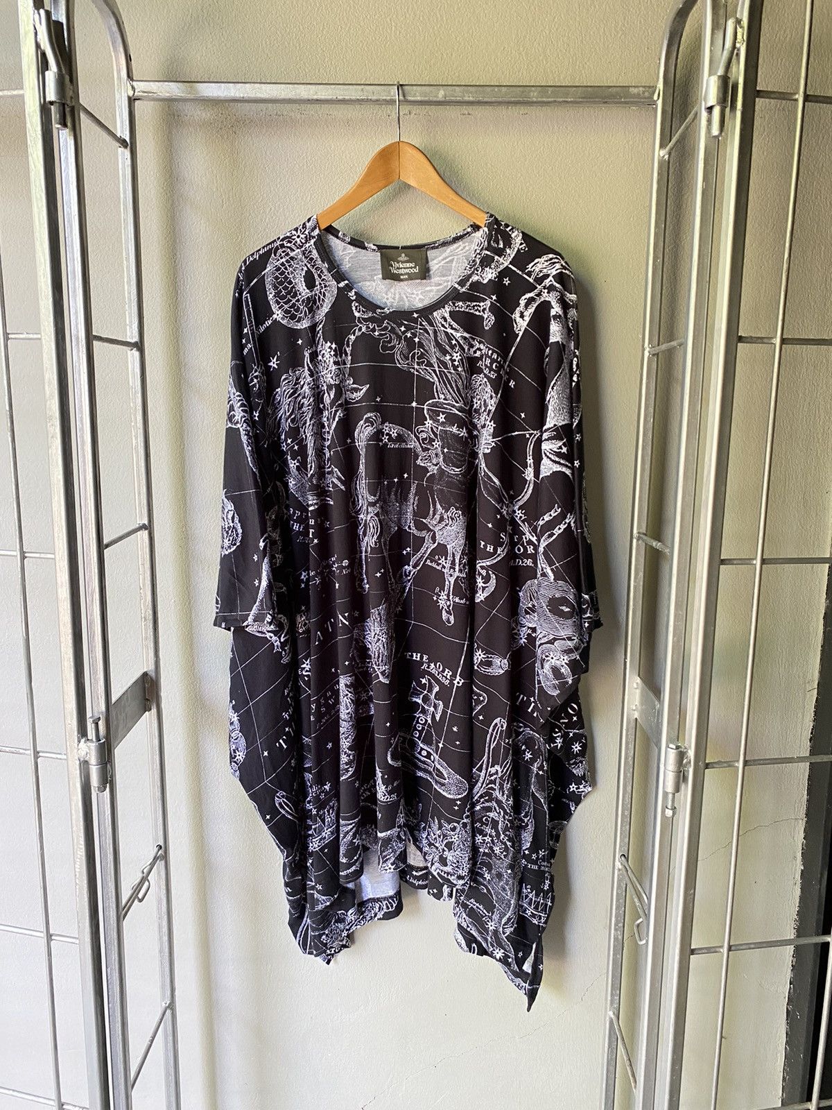 Vivienne Westwood Vivienne Westwood Man constellation oversized t shirt Size US XL / EU 56 / 4 - 15 Thumbnail