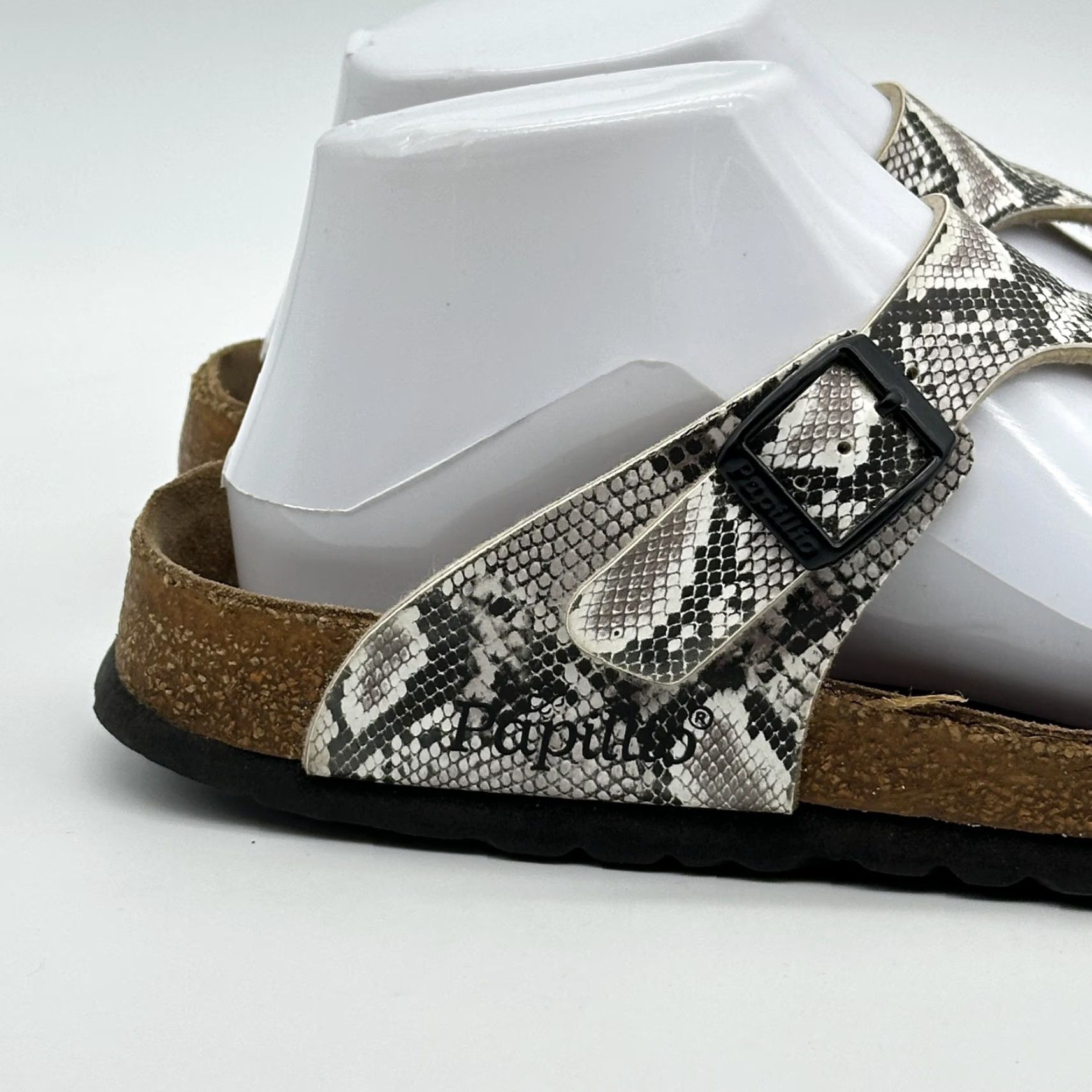 Birkenstock Birkenstock Papillio Gizeh Women's 7 EU38 Snakeskin Cork T Strap Sandals Size US 7 / IT 37 - 5 Thumbnail