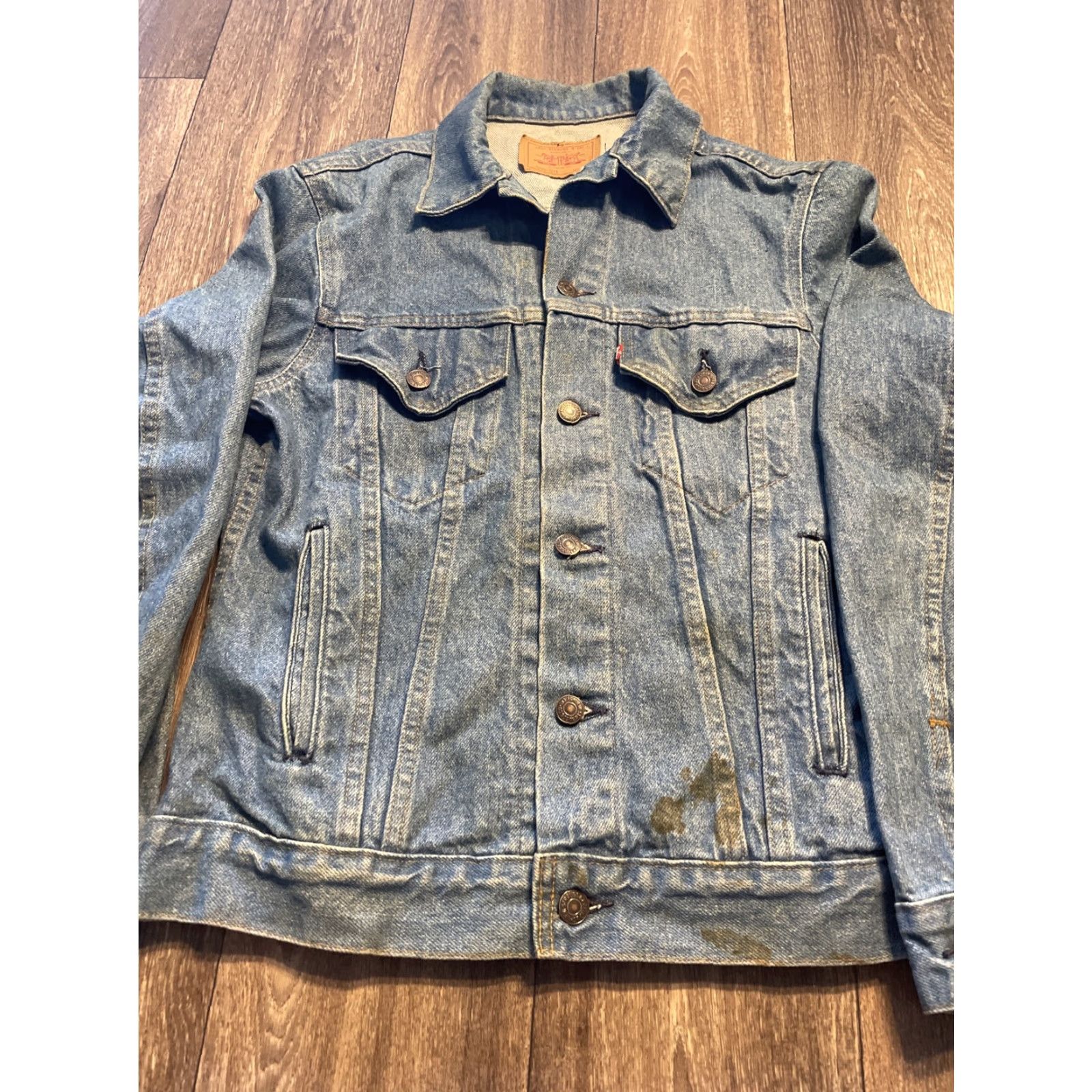 Levi's Vintage Levi's Jeans Trucker Denim Jacket Distressed Size 36r Small Size US 36 / EU 52 - 2 Thumbnail
