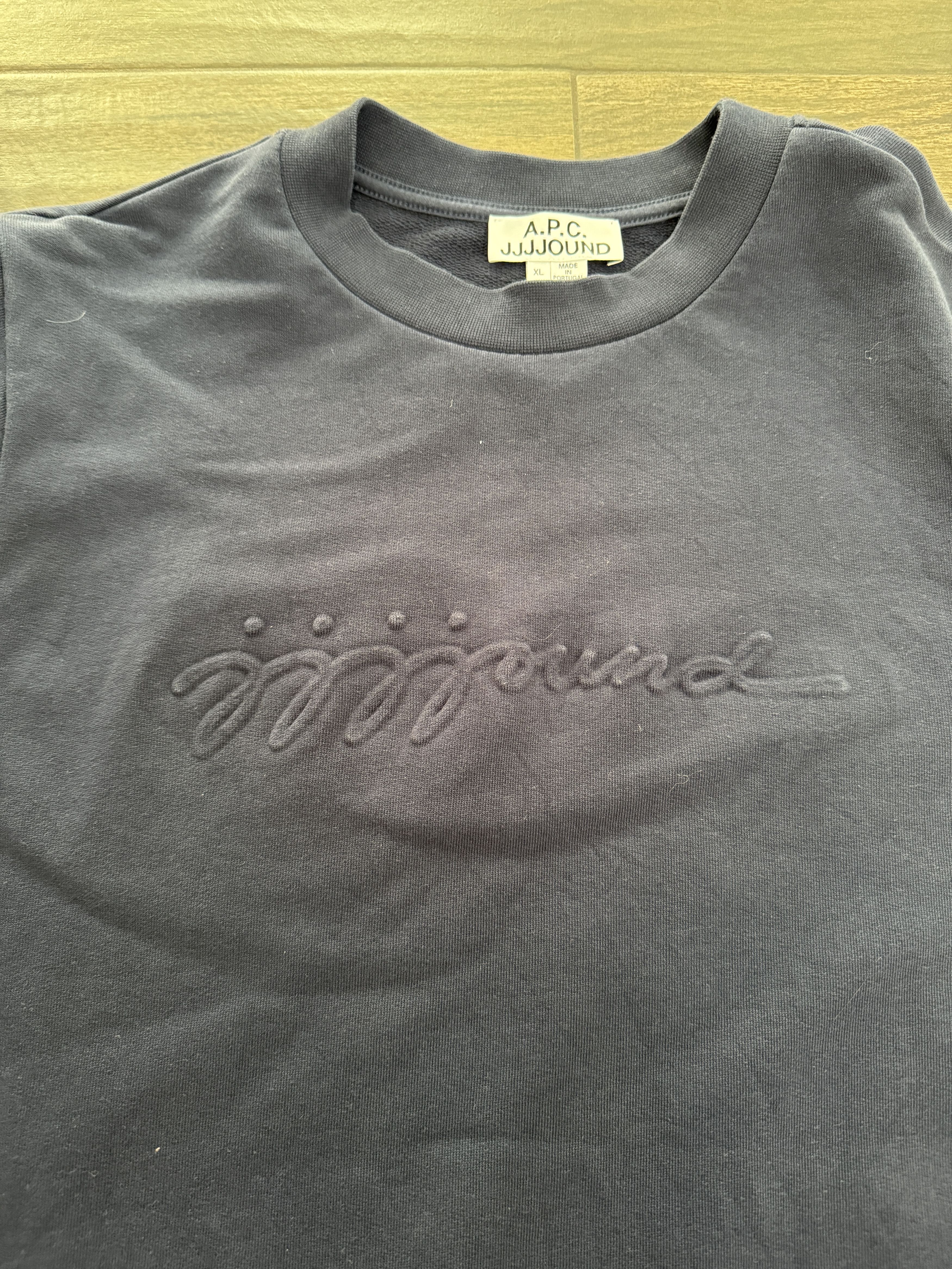 A.P.C. × JJJJound APC x JJJJound Justin Embossed Logo Crewneck Size US XL / EU 56 / 4 - 3 Thumbnail