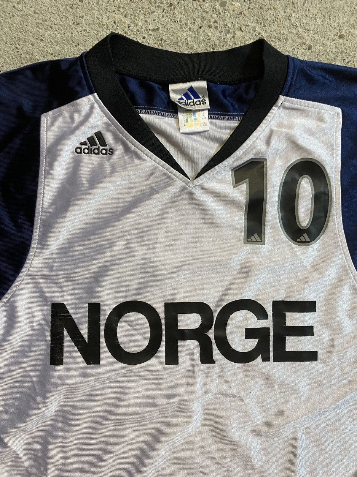 Adidas Adidas vintage tanktop sleeveless norge norway basketball Size US L / EU 52-54 / 3 - 3 Thumbnail