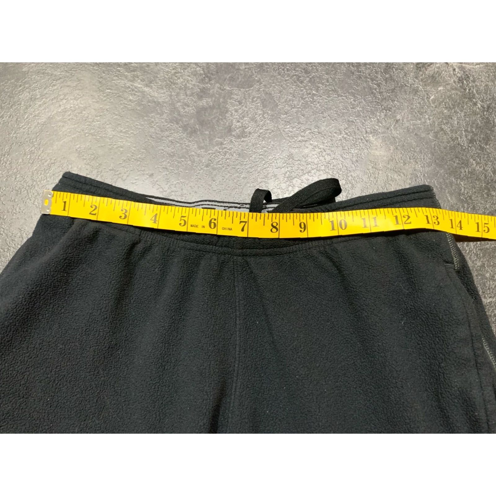 Under Armour VINTAGE Under Armour Mens Sweatpants Fleece Joggers Drawstring Black Size M Activewear Trainers Size US 31 - 3 Thumbnail
