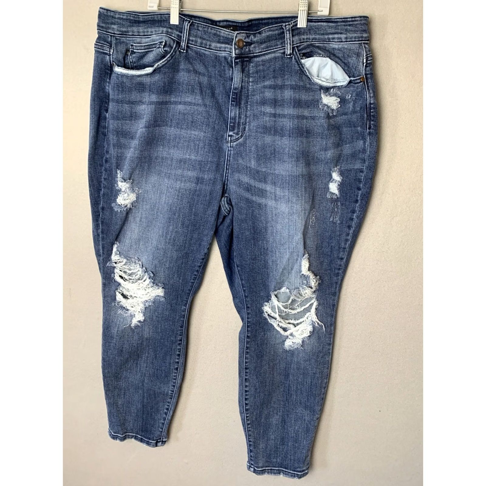 Vintage VINTAGE Judy Blue Jeans Womens Size 24W Blue Boyfriend Fit Distressed 5-Pocket High Rise Jeans Womens Rock Grunge Hipster Festival Bohemian Retro Size 42" / US 20 - 2 Thumbnail