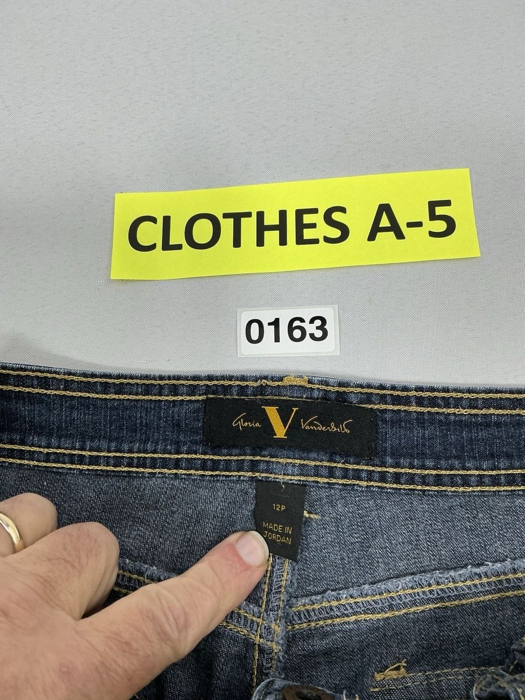 Gloria Vanderbilt Womans Excellent Gloria Vandirbilt Blue Jeans Size 12 P Size 33" - 3 Thumbnail