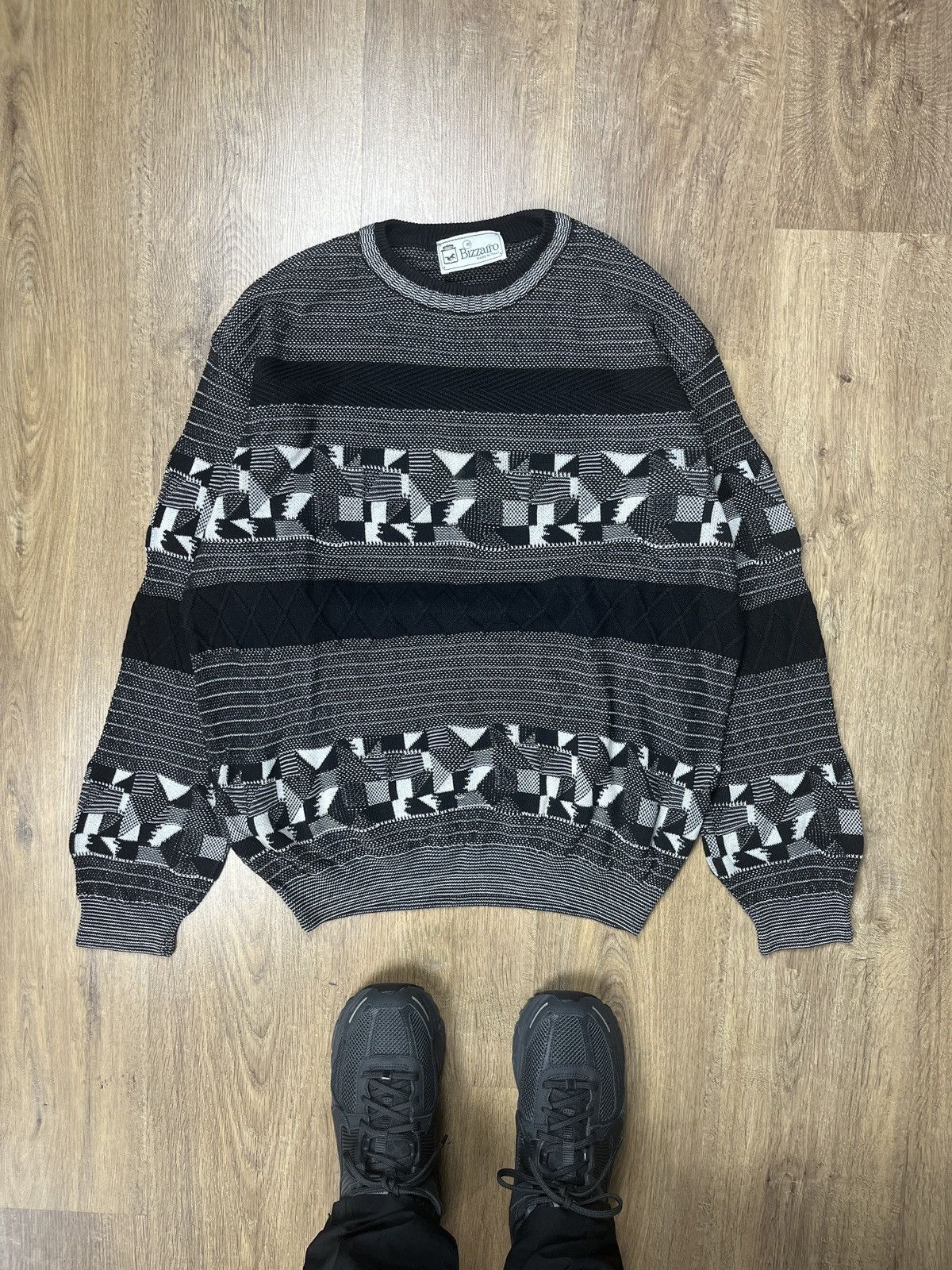 Vintage ➕ Vintage tundra style pattern cotton top quality sweater Size US L / EU 52-54 / 3 - 1 Thumbnail