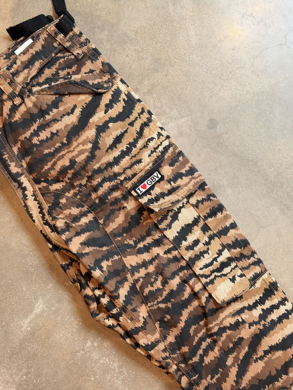 H&M H&M x Giambattista Valli tiger pants Size US 33 - 3 Thumbnail
