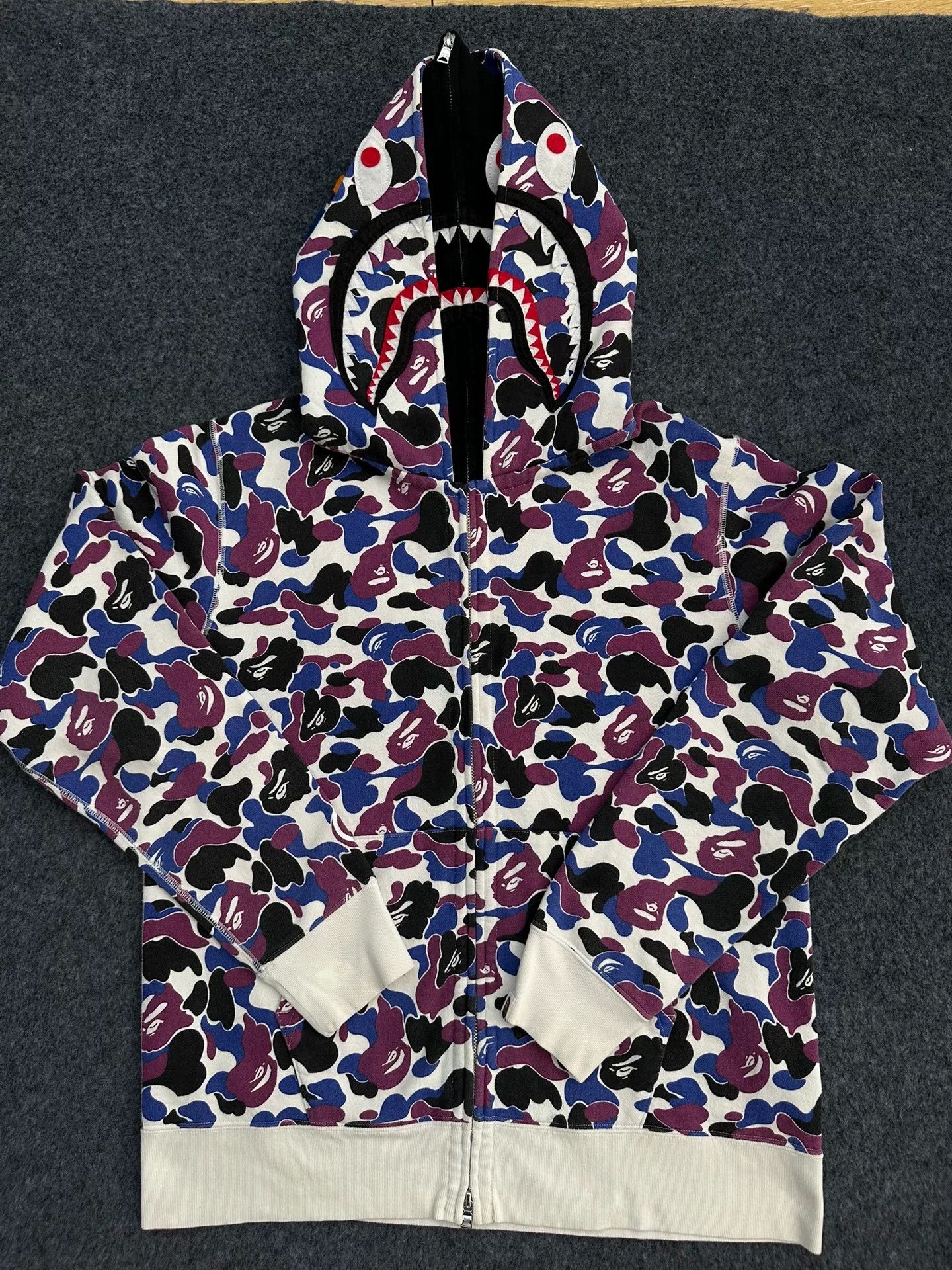 Bape Bape Multi Shark Sweatshirt Pullover Size US L / EU 52-54 / 3 - 1 Thumbnail