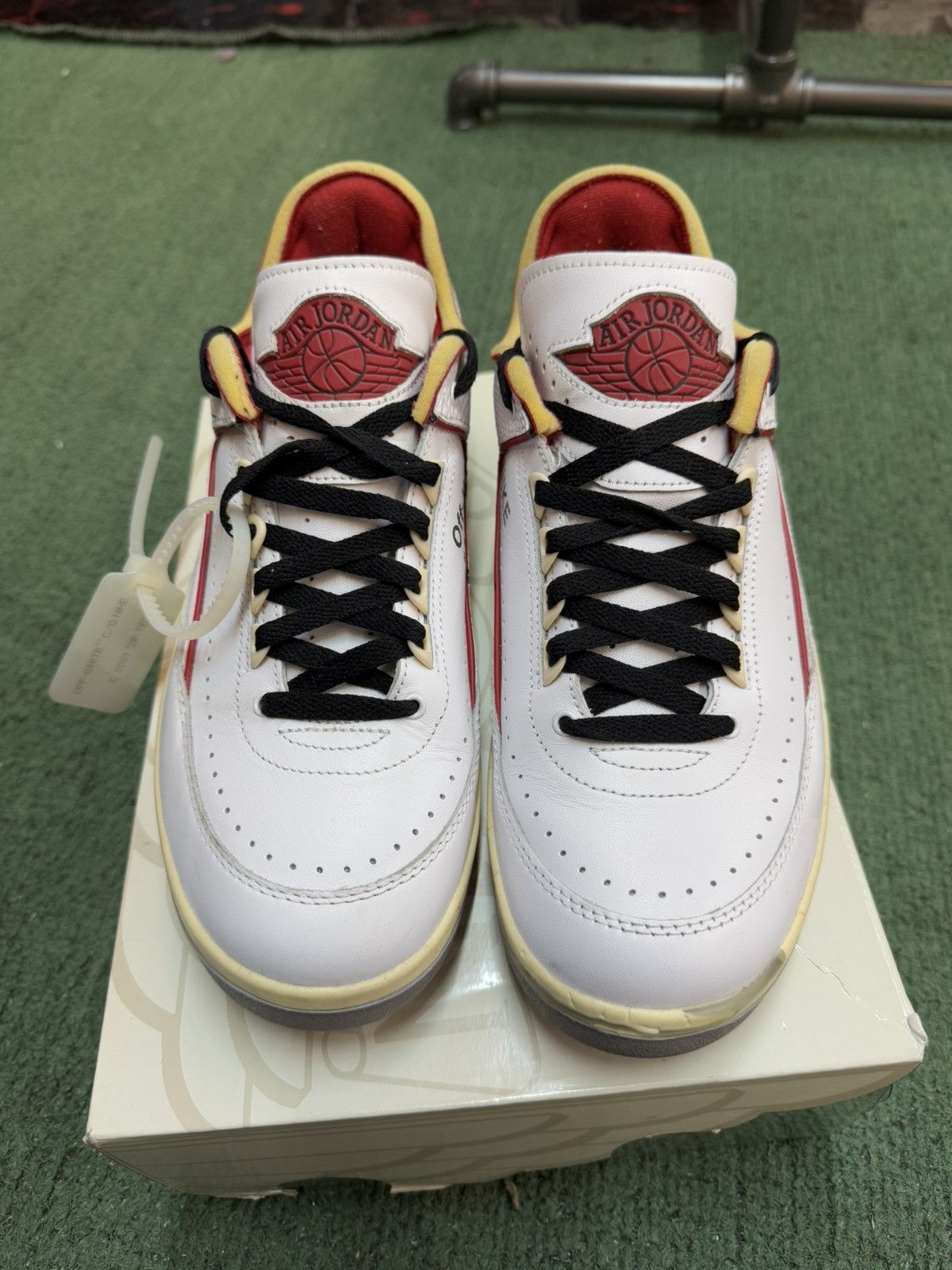 Jordan Brand × Off-White Off white jordan retro 2 low Size US 10.5 / EU 43-44 - 2 Thumbnail